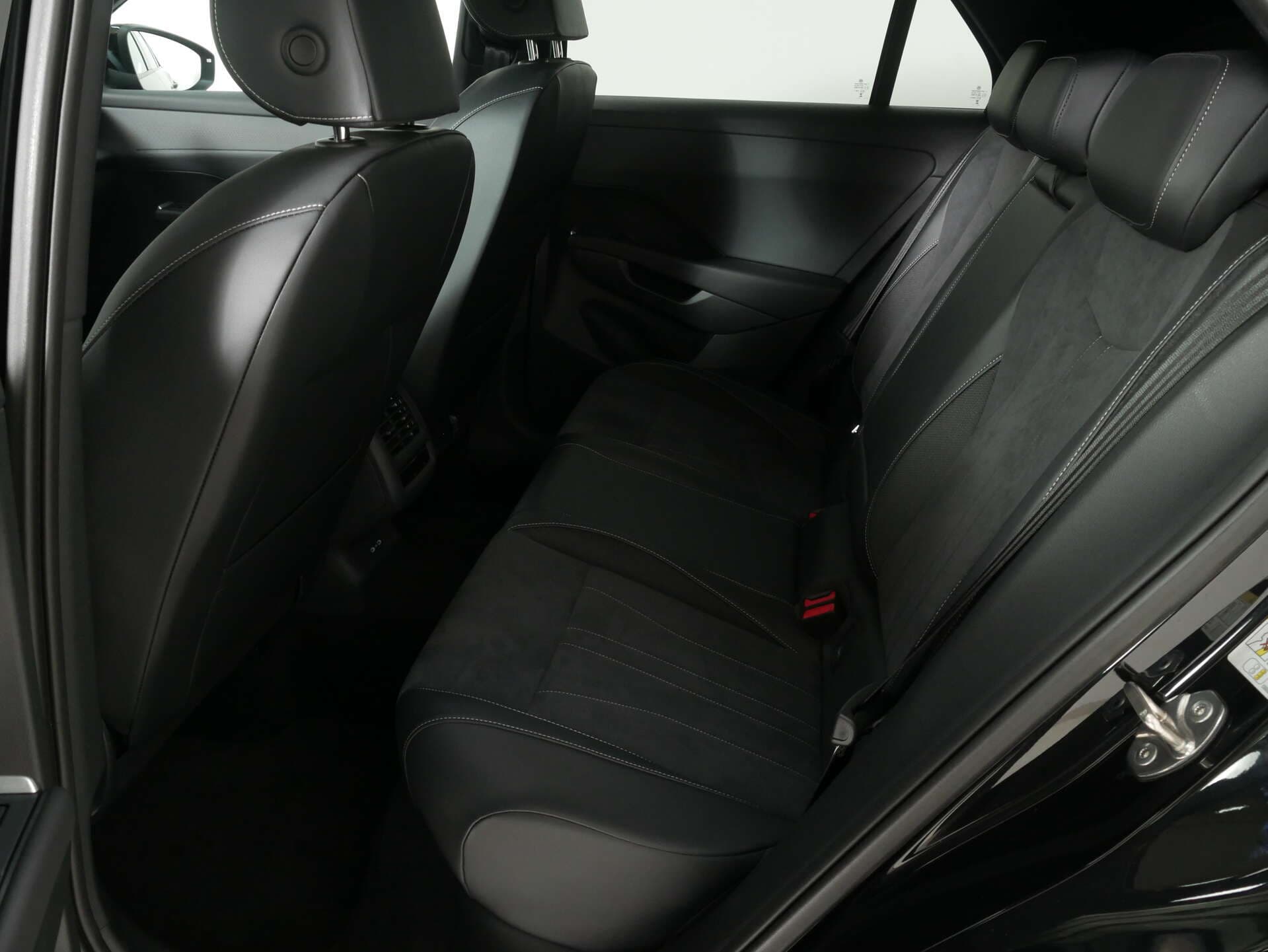 VOLKSWAGEN T-Roc, photo 11 sur 17