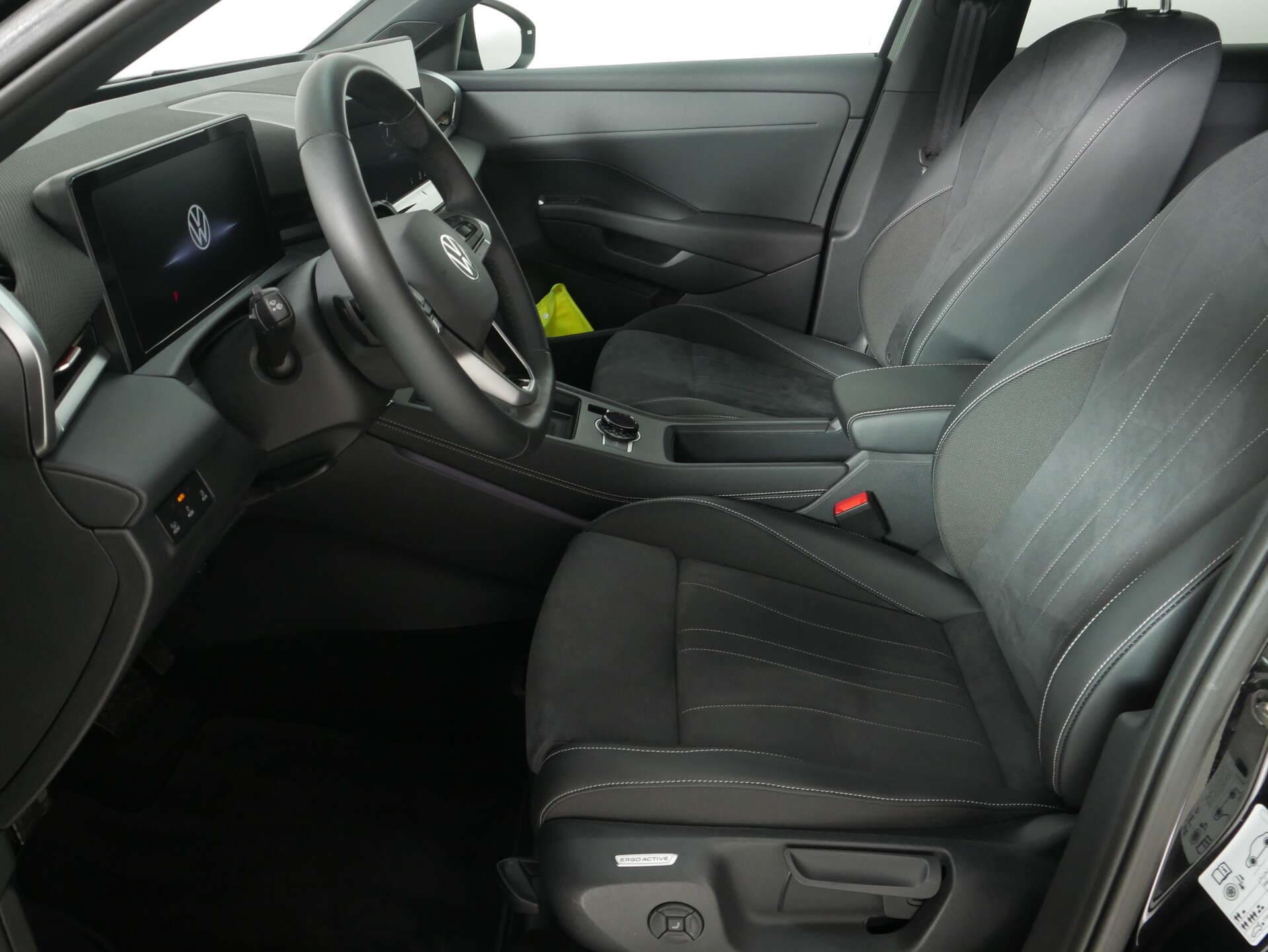 VOLKSWAGEN T-Roc, photo 12 sur 17