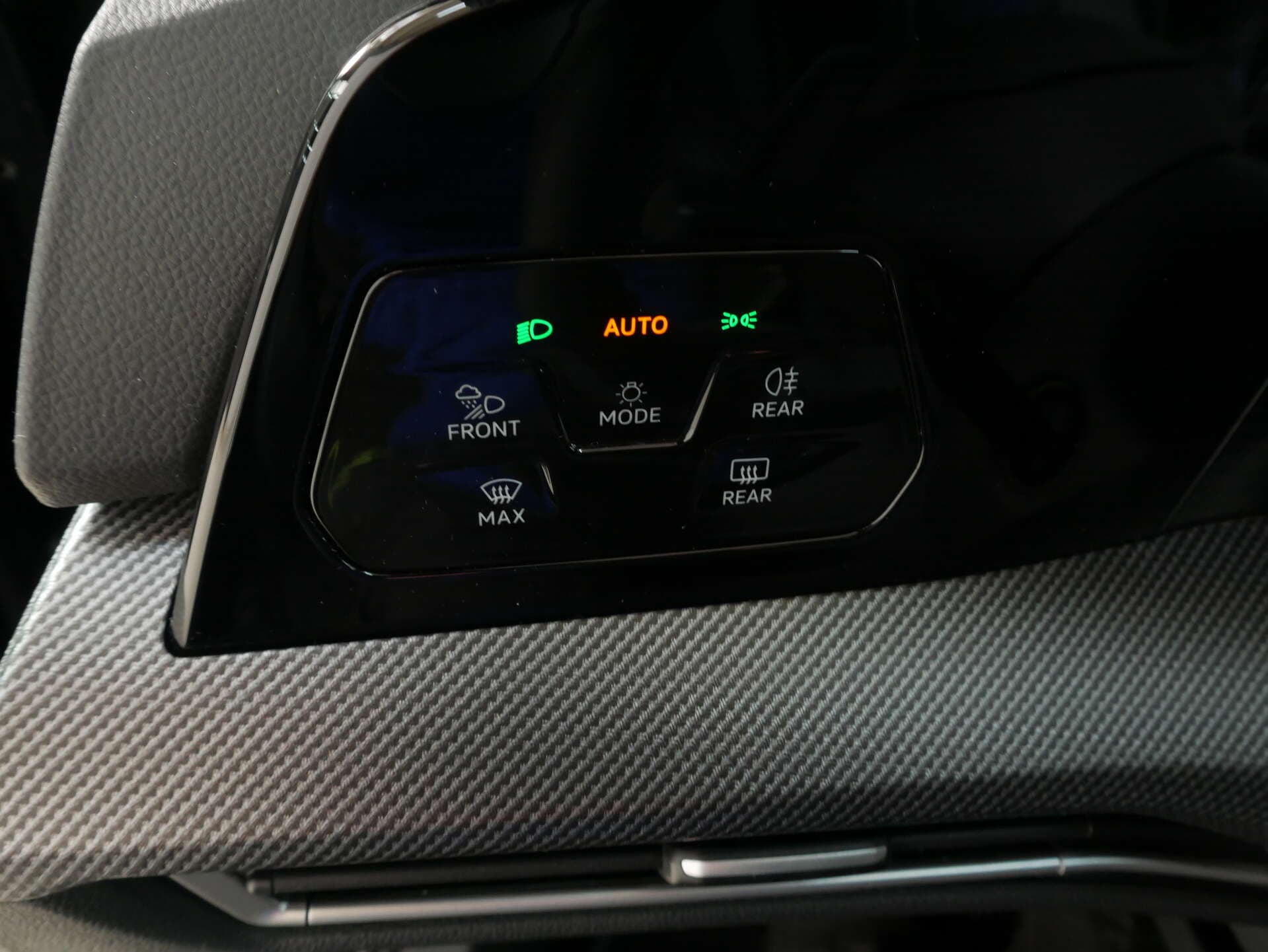 VOLKSWAGEN Golf, photo 16 sur 17