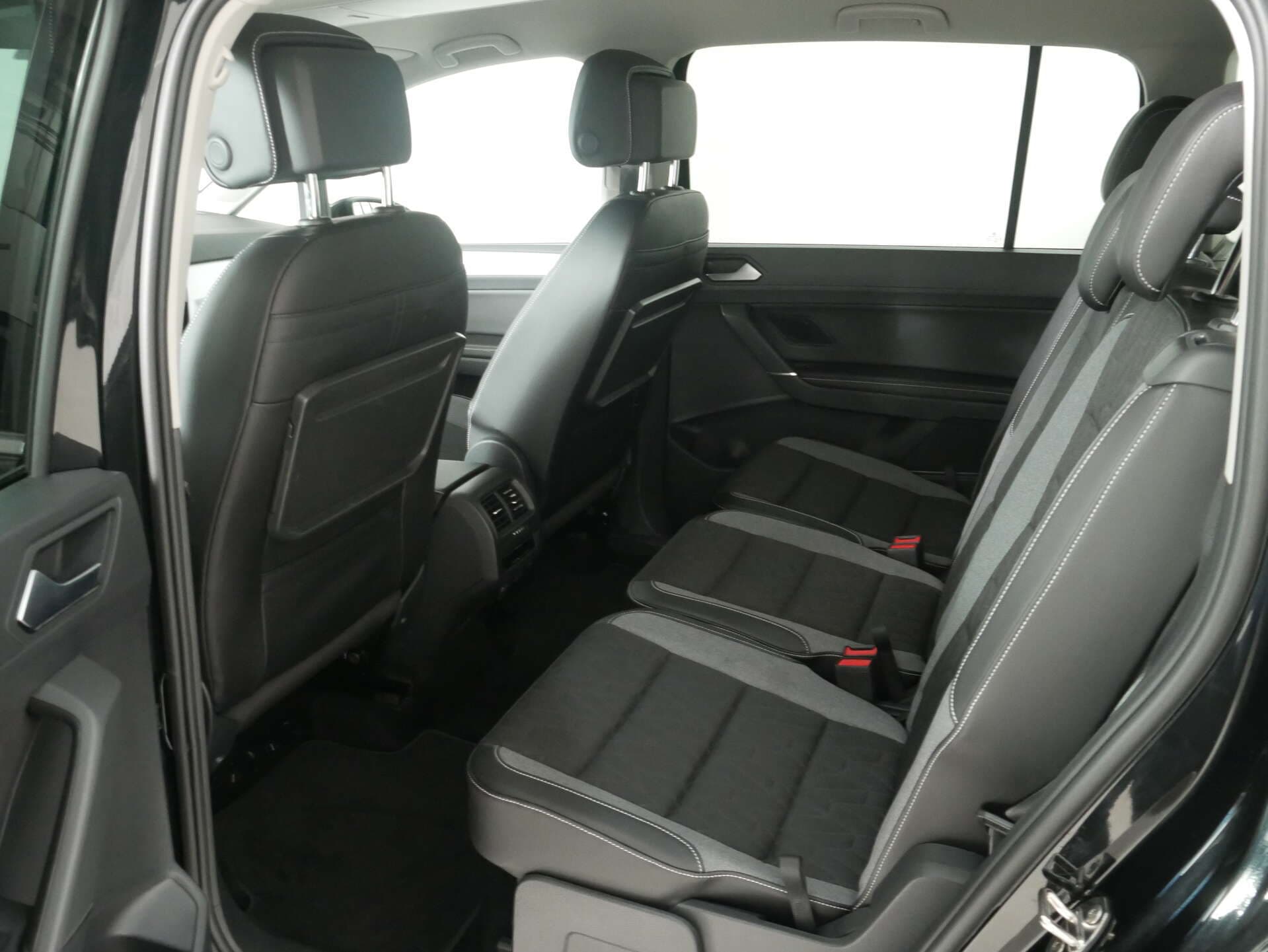 VOLKSWAGEN Touran, photo 11 sur 17