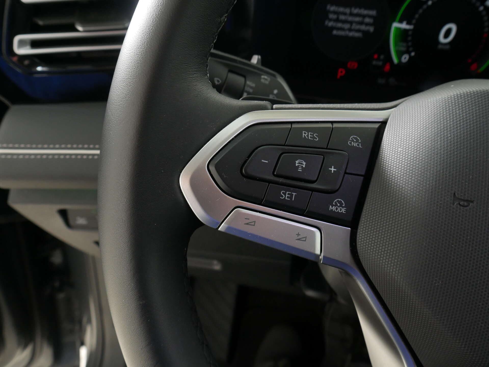 VOLKSWAGEN Tiguan, photo 9 sur 17