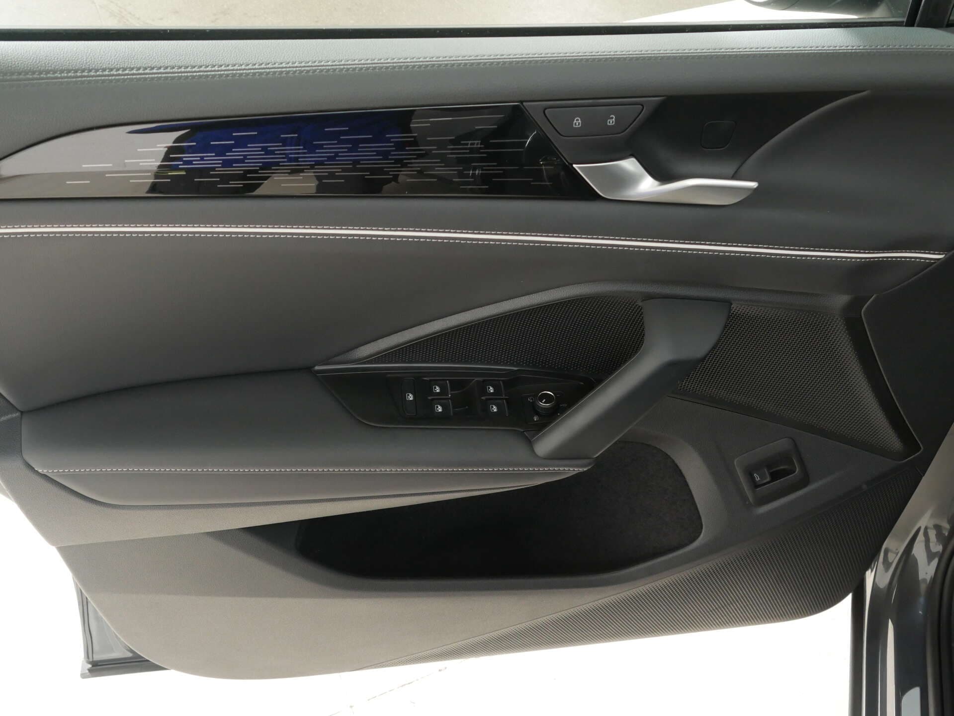 VOLKSWAGEN Tiguan, photo 14 sur 17