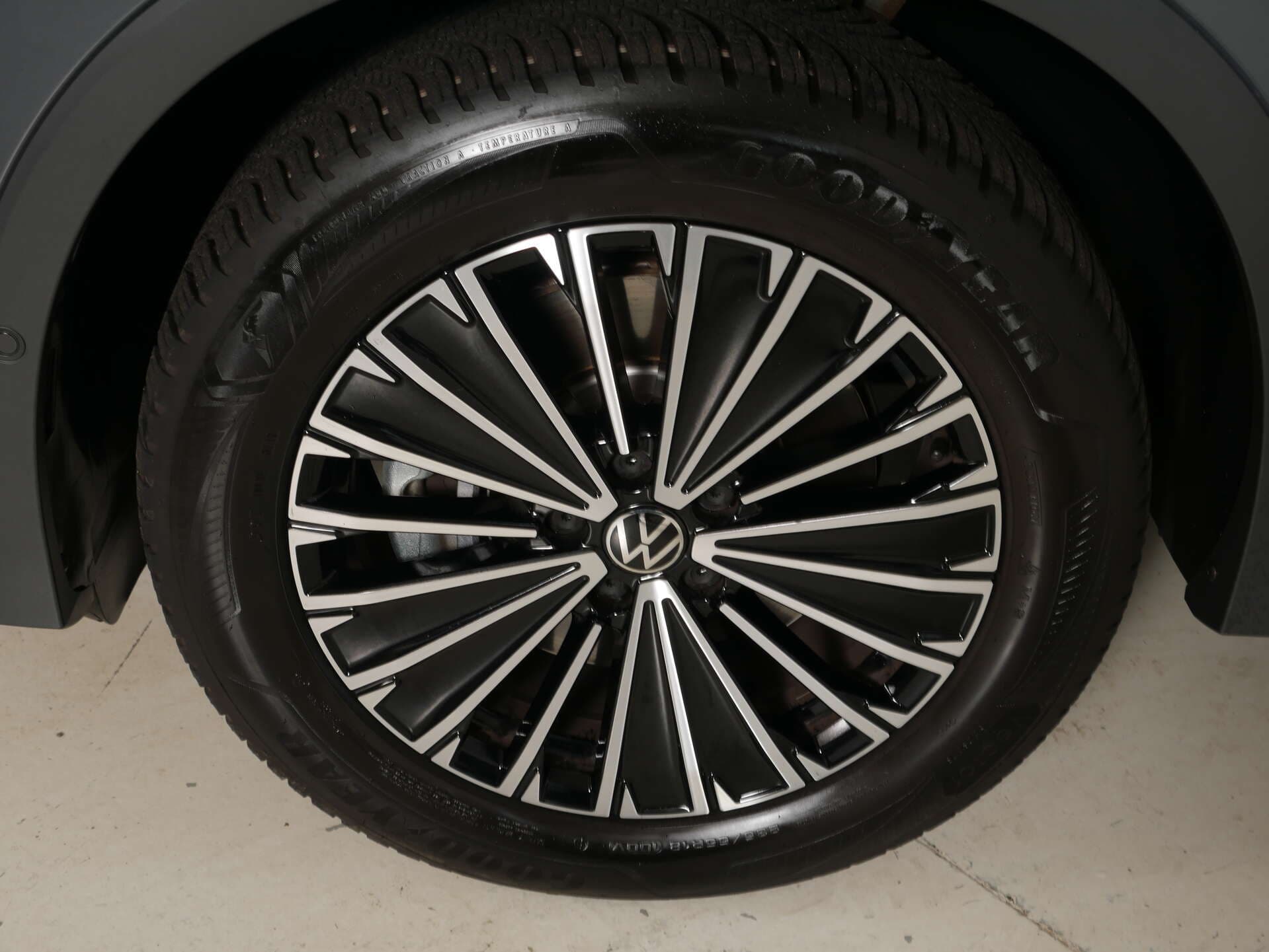 VOLKSWAGEN Tiguan, photo 3 sur 17