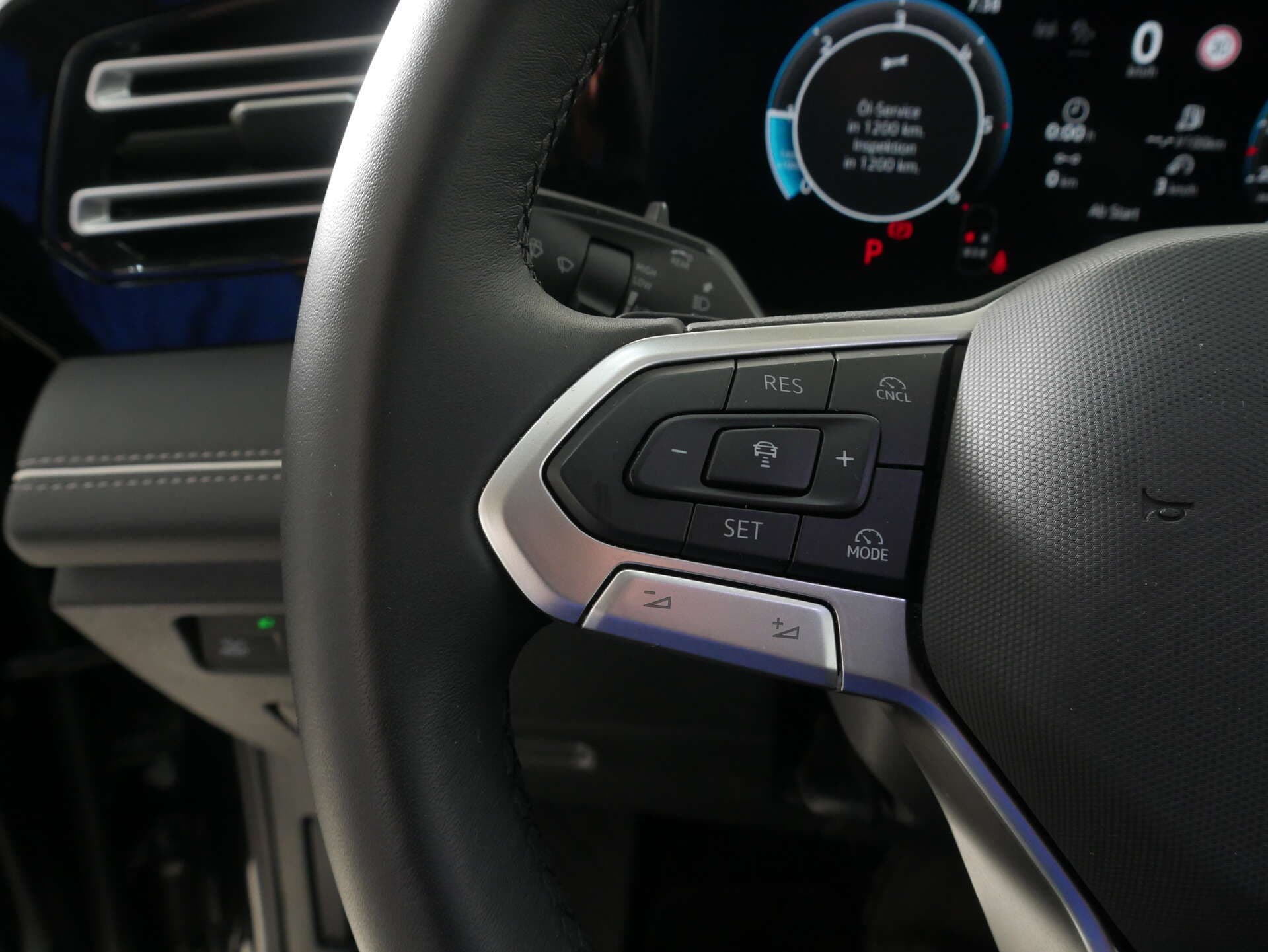 VOLKSWAGEN Tiguan, photo 12 sur 17