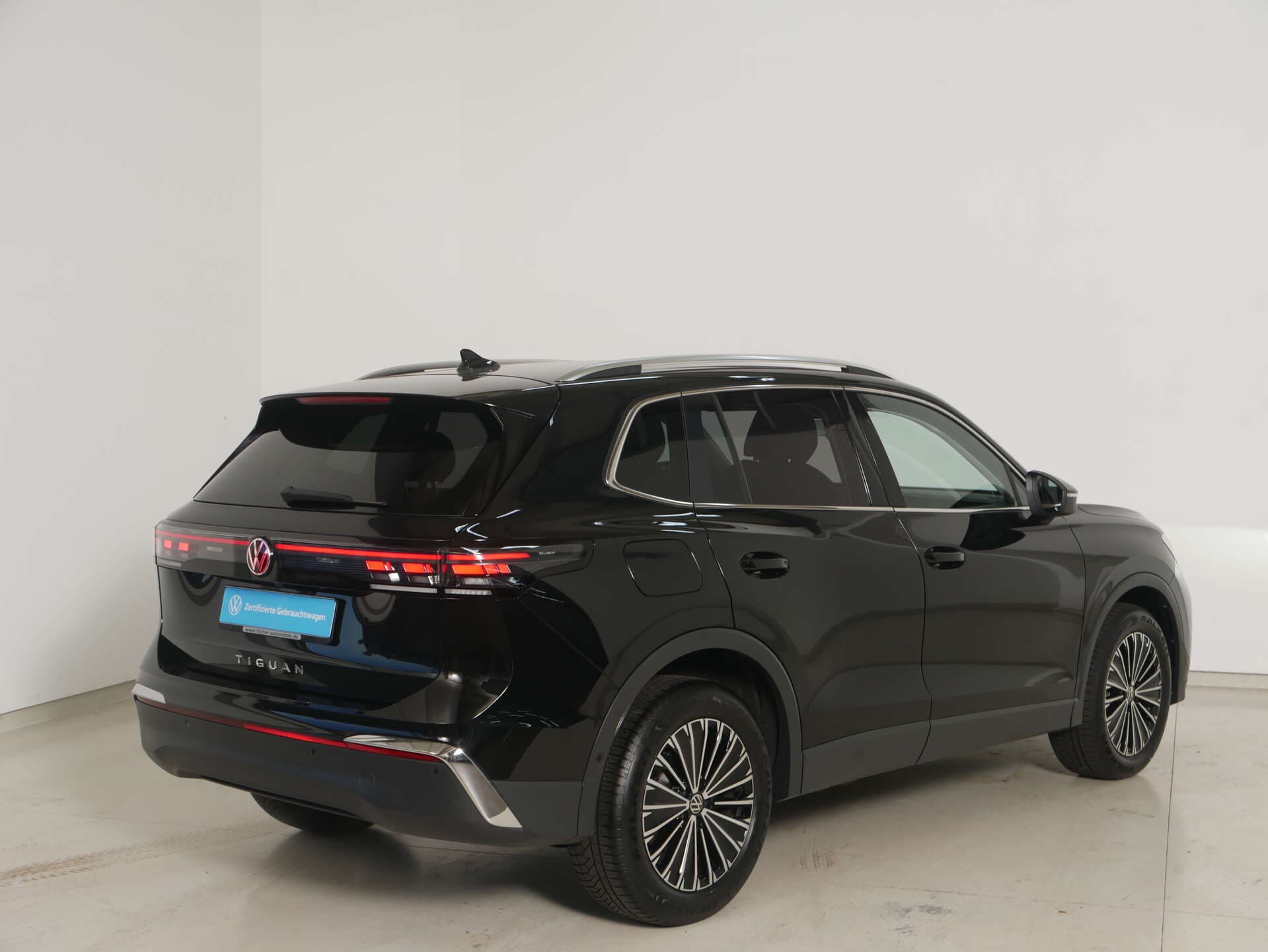 VOLKSWAGEN Tiguan, photo 8 sur 17