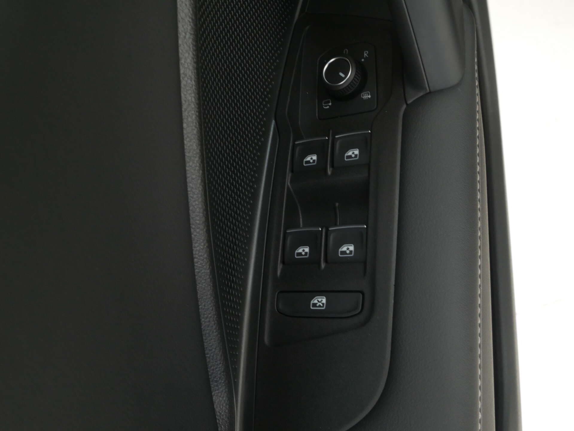 VOLKSWAGEN Tiguan, photo 15 sur 17