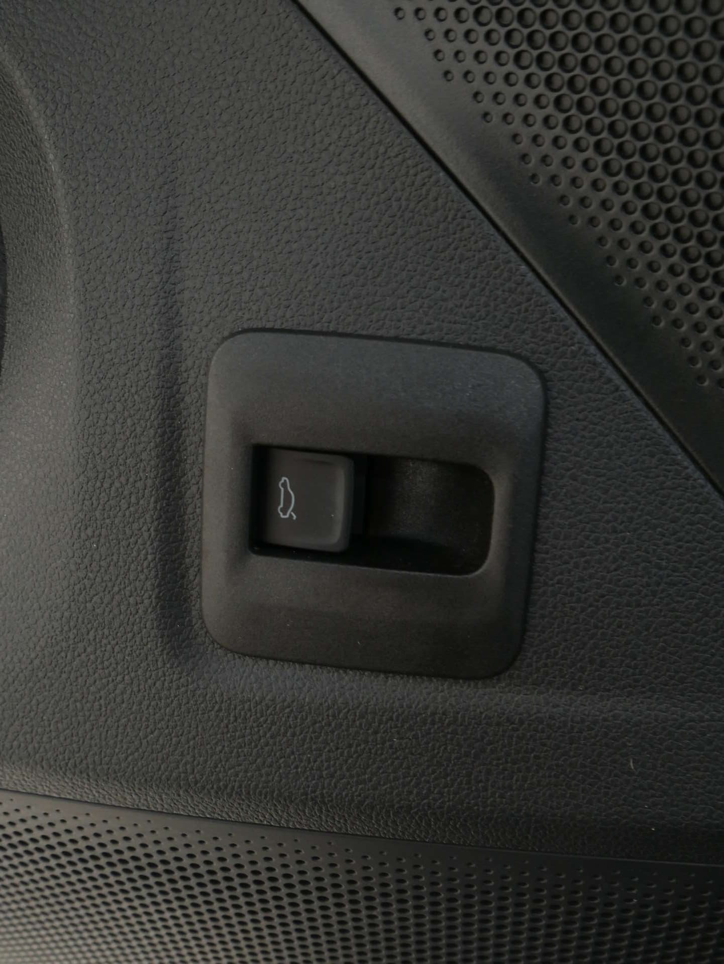 VOLKSWAGEN Tiguan, photo 16 sur 17