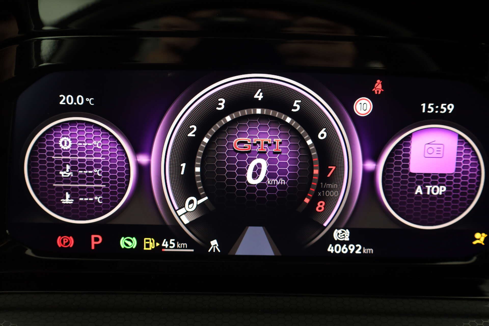 VOLKSWAGEN Golf, photo 14 sur 17