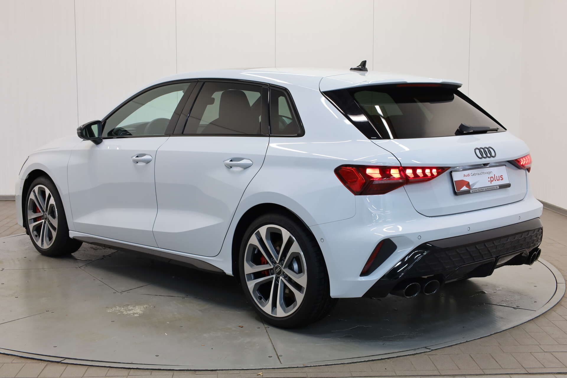 AUDI S3 Sportback, photo 2 sur 17