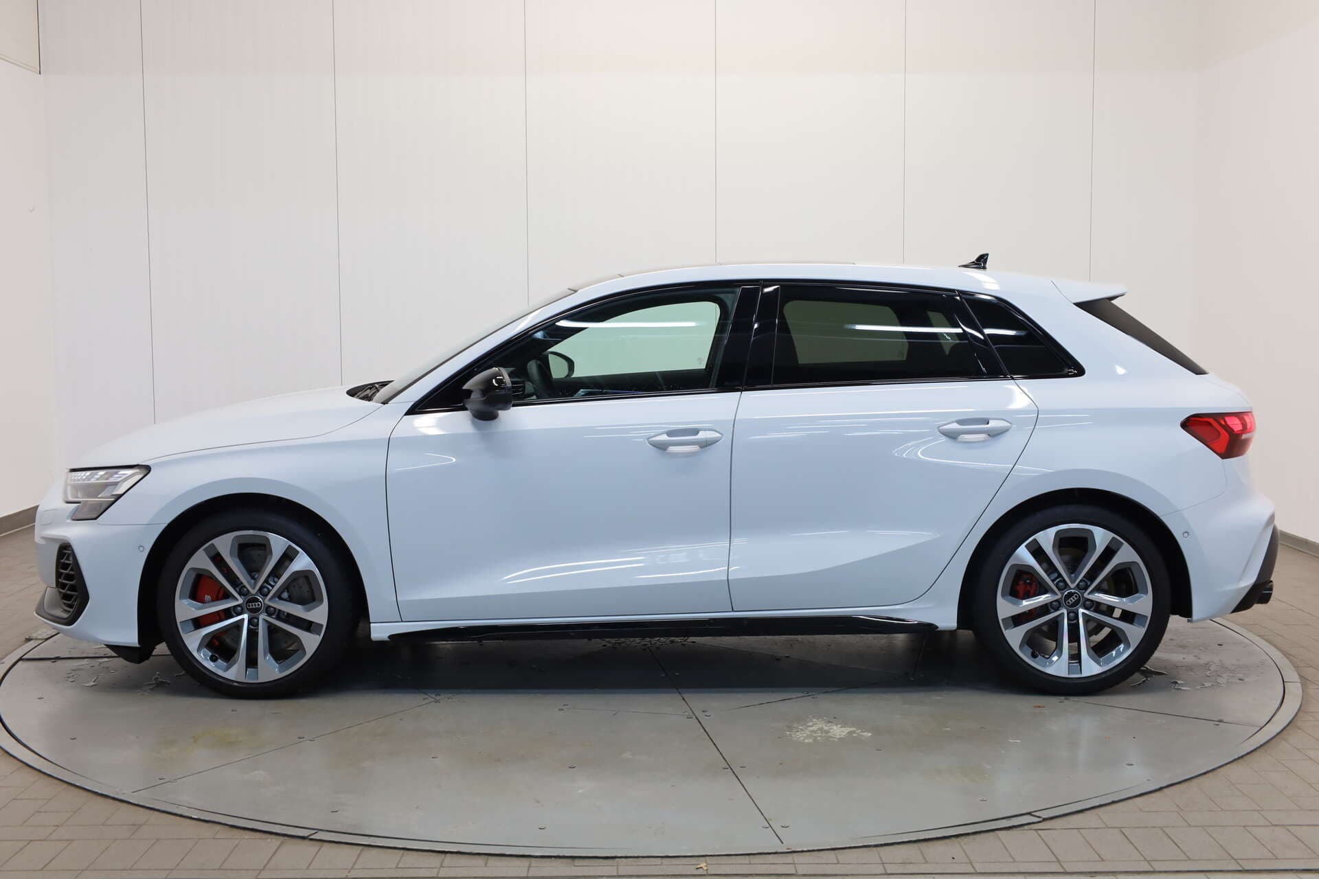 AUDI S3 Sportback, photo 3 sur 17