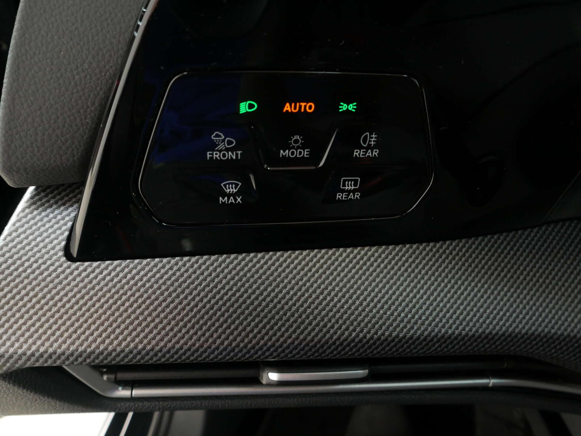 VOLKSWAGEN Golf, photo 16 sur 17