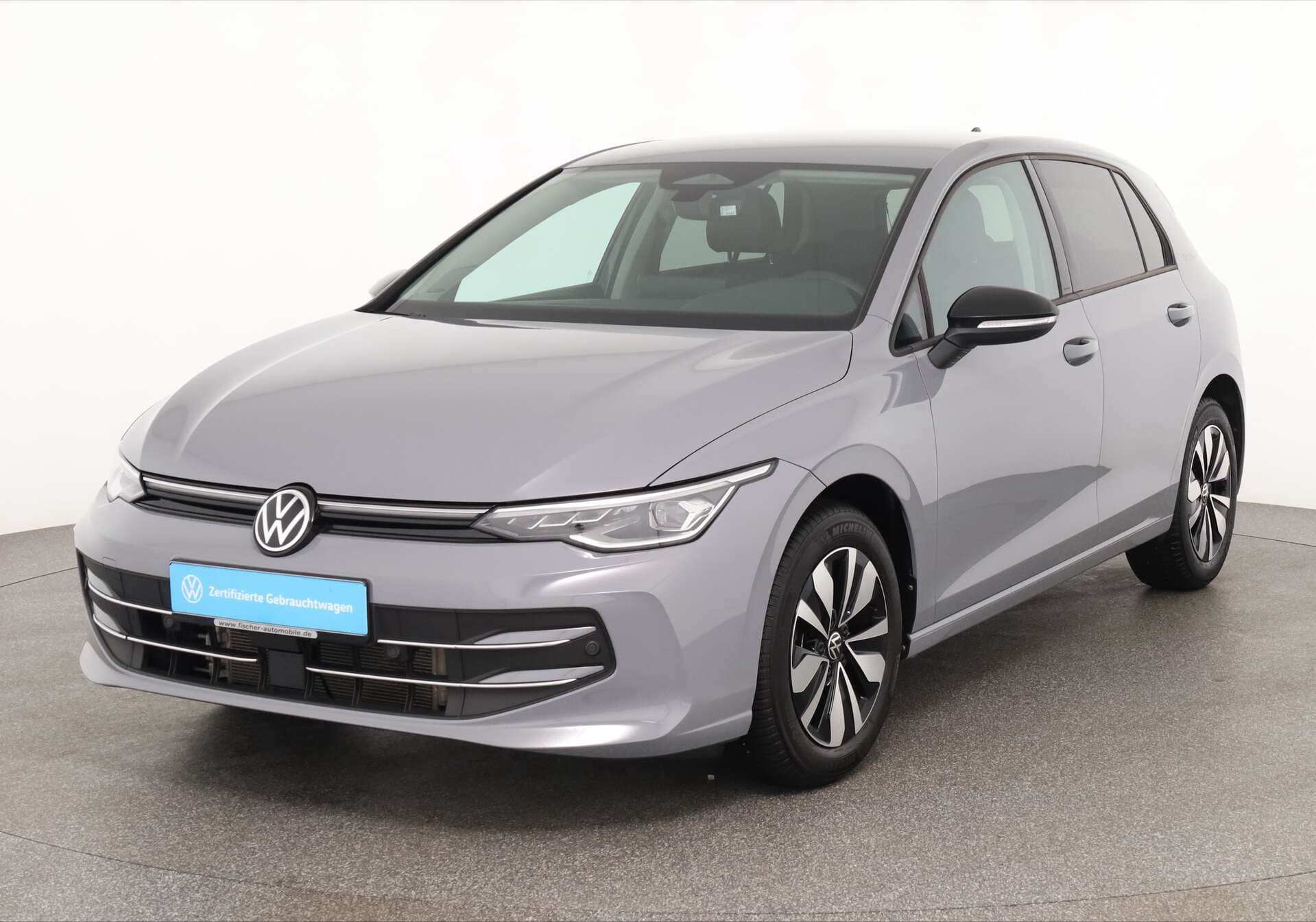 VOLKSWAGEN Golf, photo 1 sur 17
