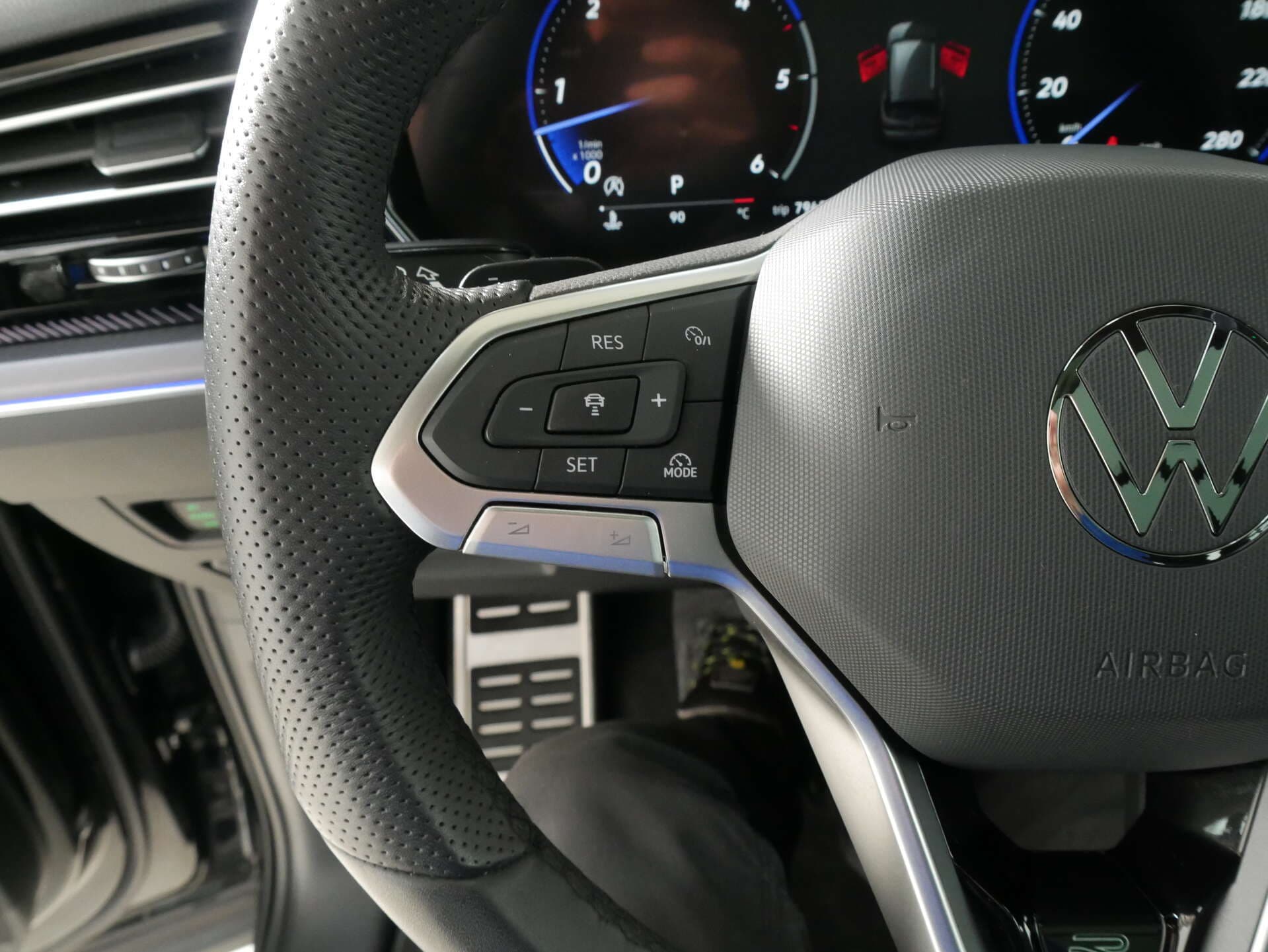 VOLKSWAGEN Touareg, photo 9 sur 17