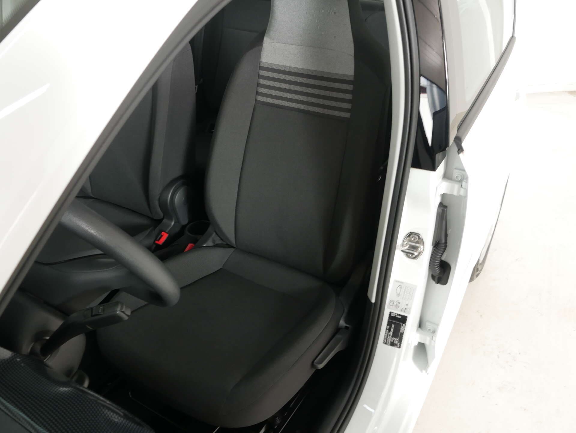 VOLKSWAGEN Up, photo 8 sur 17