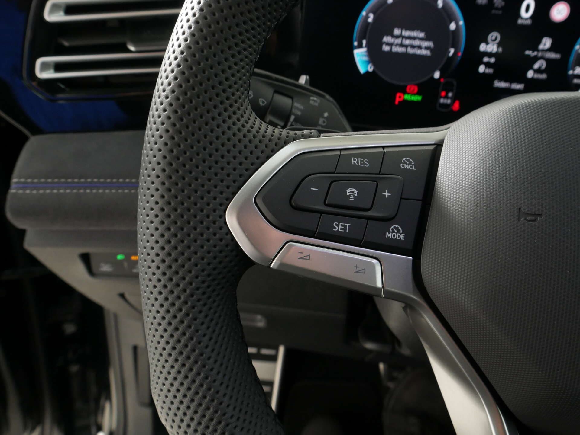 VOLKSWAGEN Tiguan, photo 9 sur 17