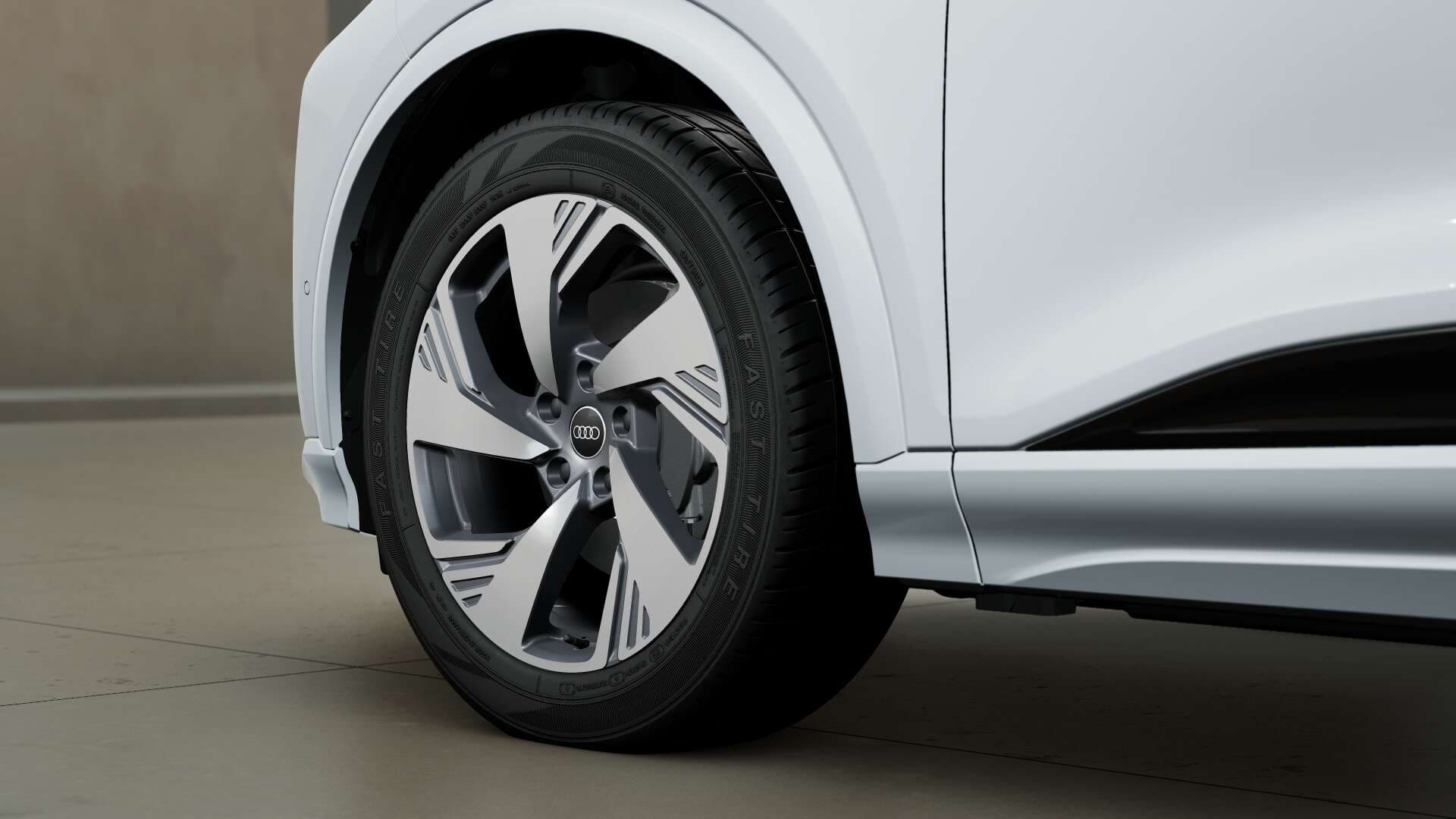AUDI Q6 SUV, photo 9 sur 10