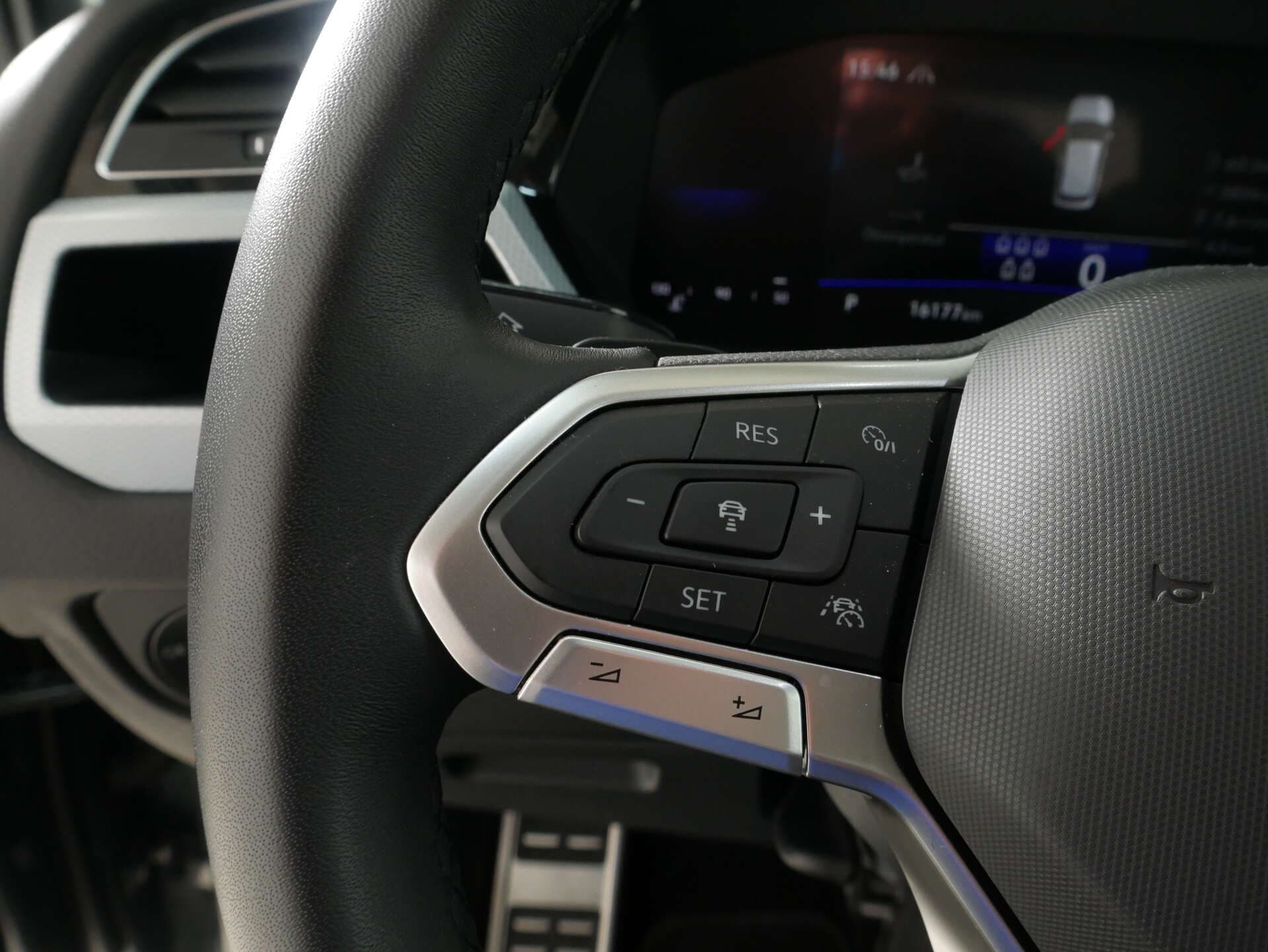 VOLKSWAGEN Touran, photo 9 sur 17