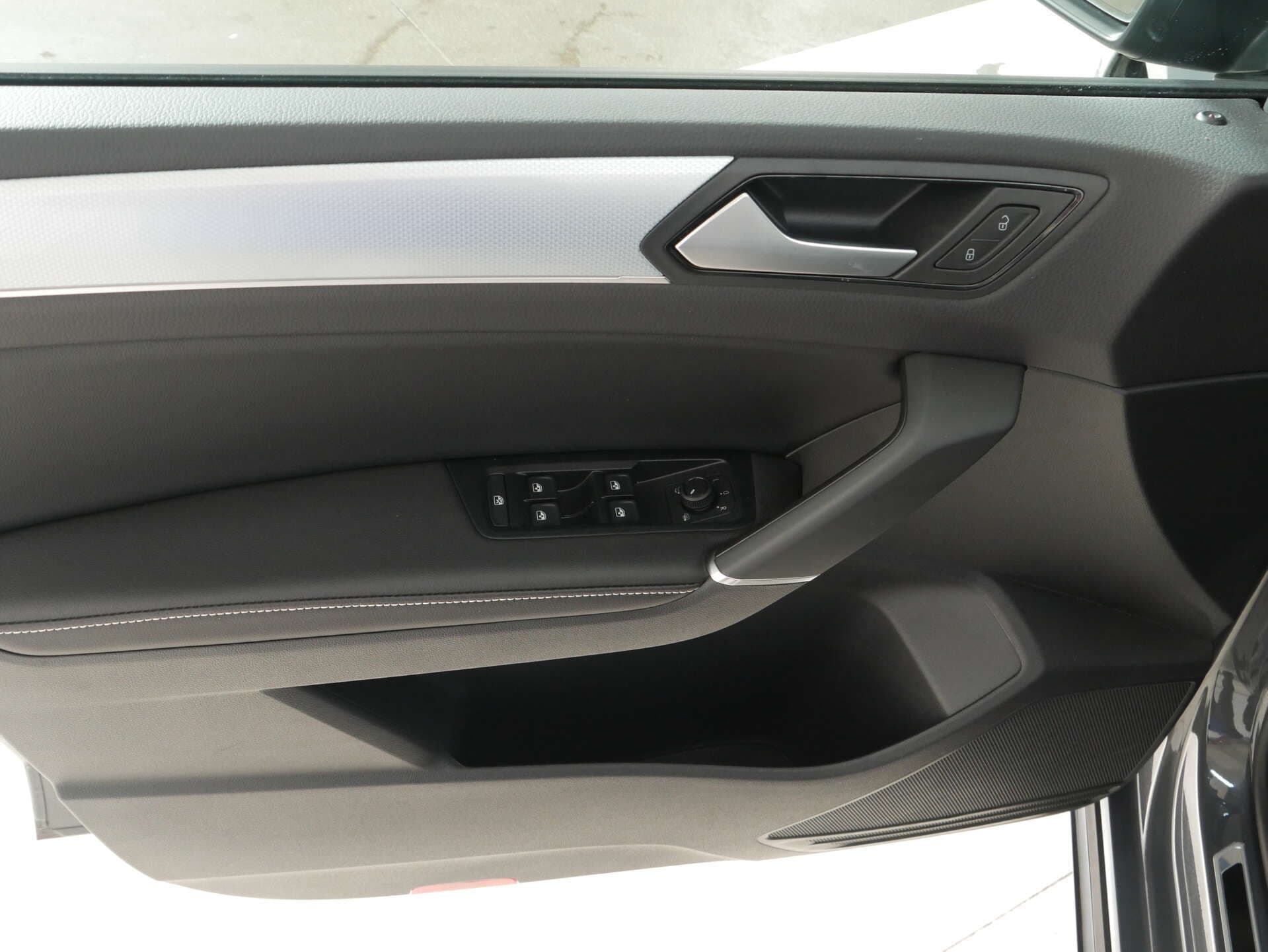 VOLKSWAGEN Touran, photo 14 sur 17