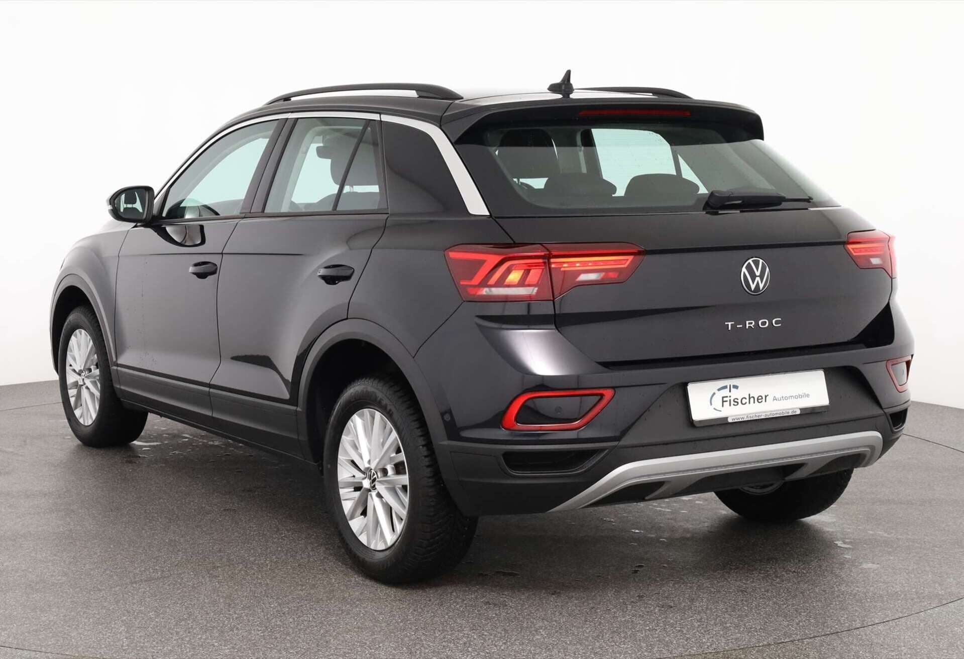 VOLKSWAGEN T-Roc, photo 2 sur 17