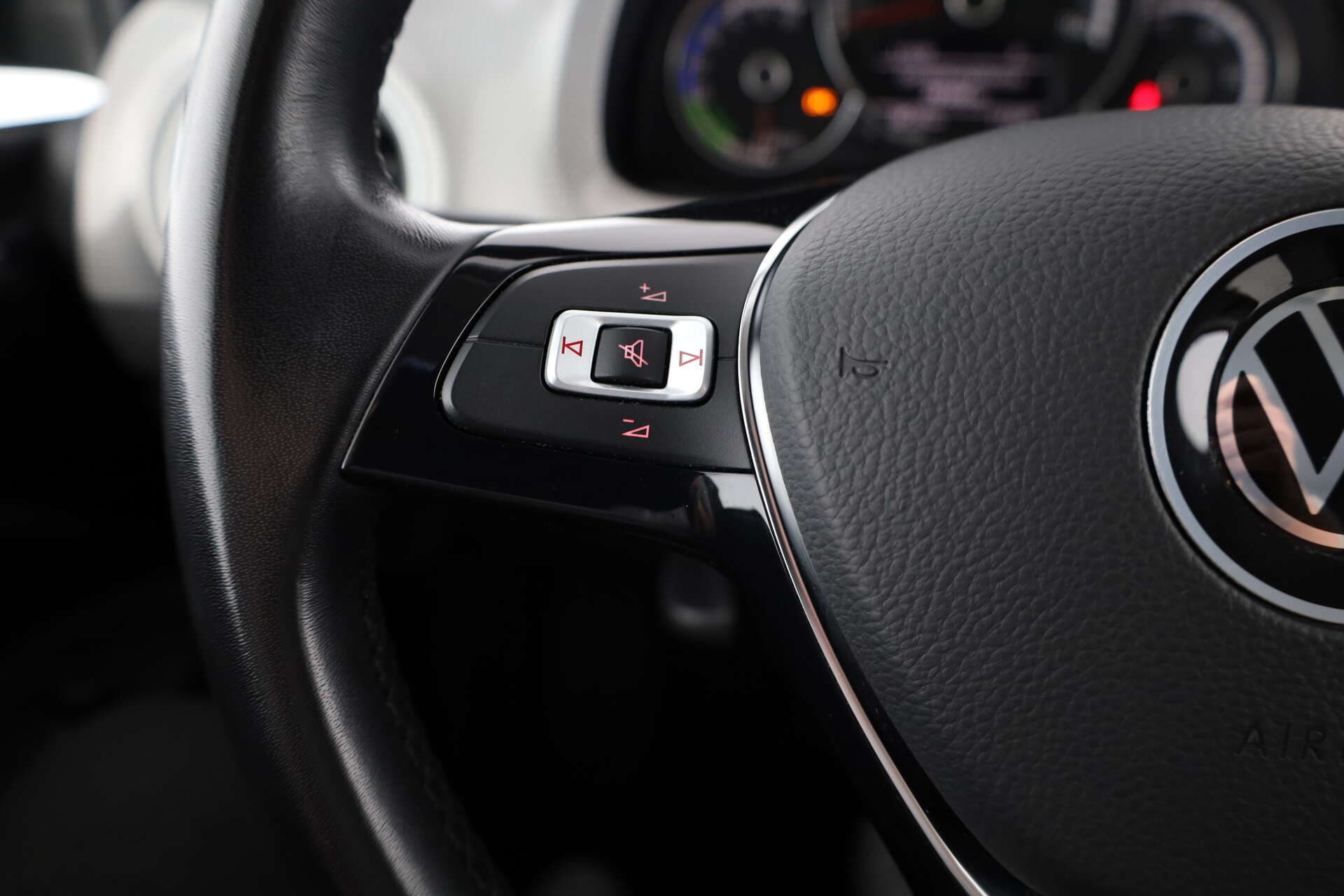 VOLKSWAGEN e-Up!, photo 15 sur 17