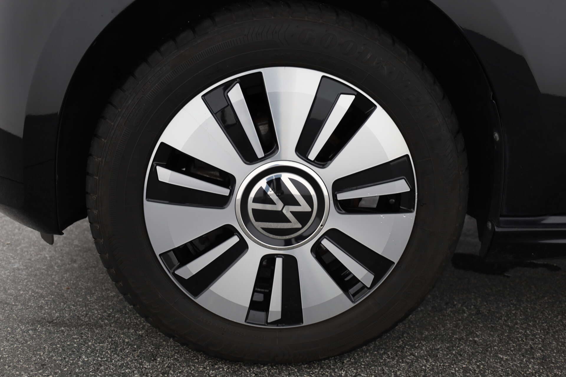 VOLKSWAGEN e-Up!, photo 8 sur 17