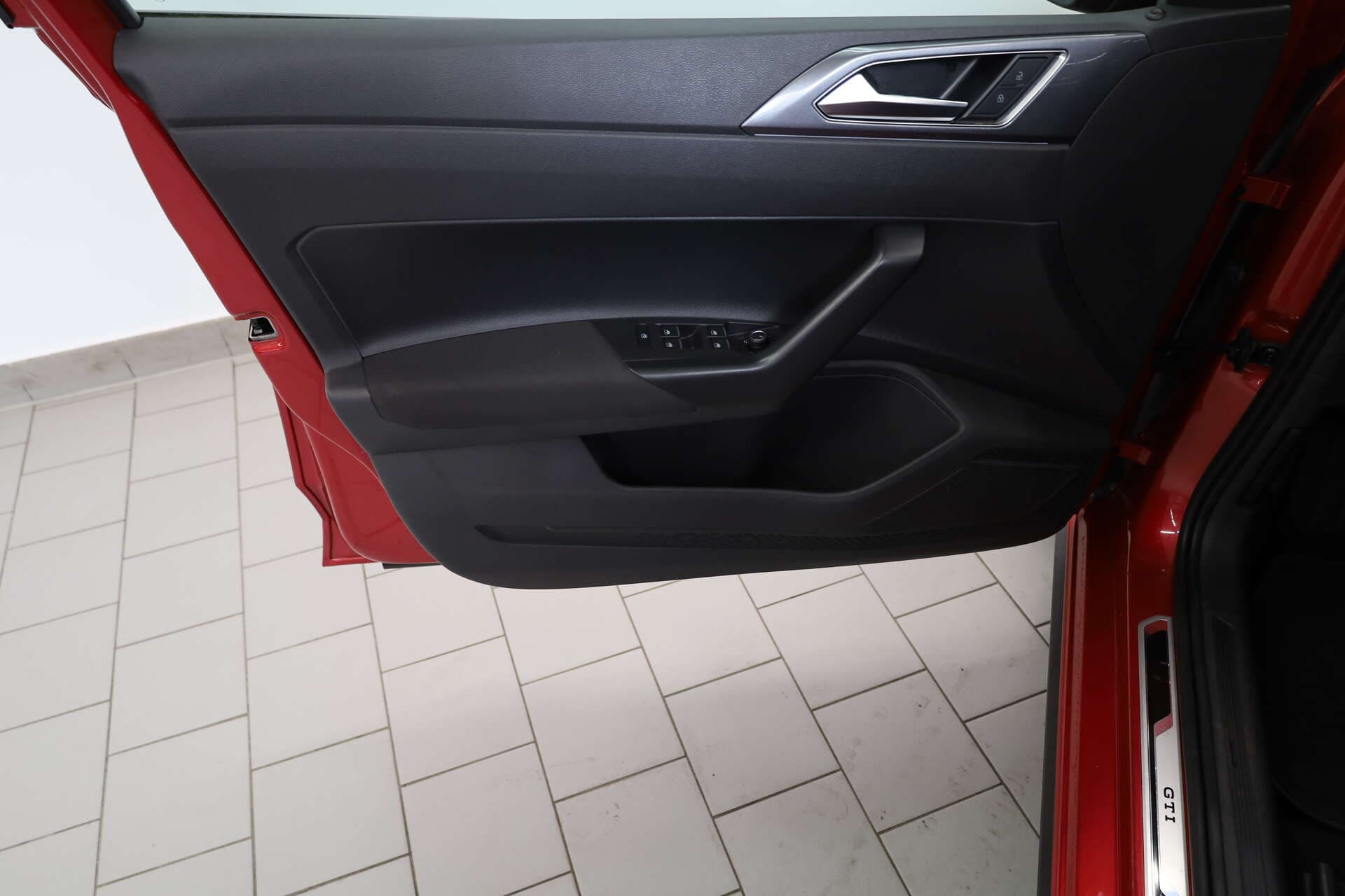 VOLKSWAGEN Polo, photo 13 sur 16
