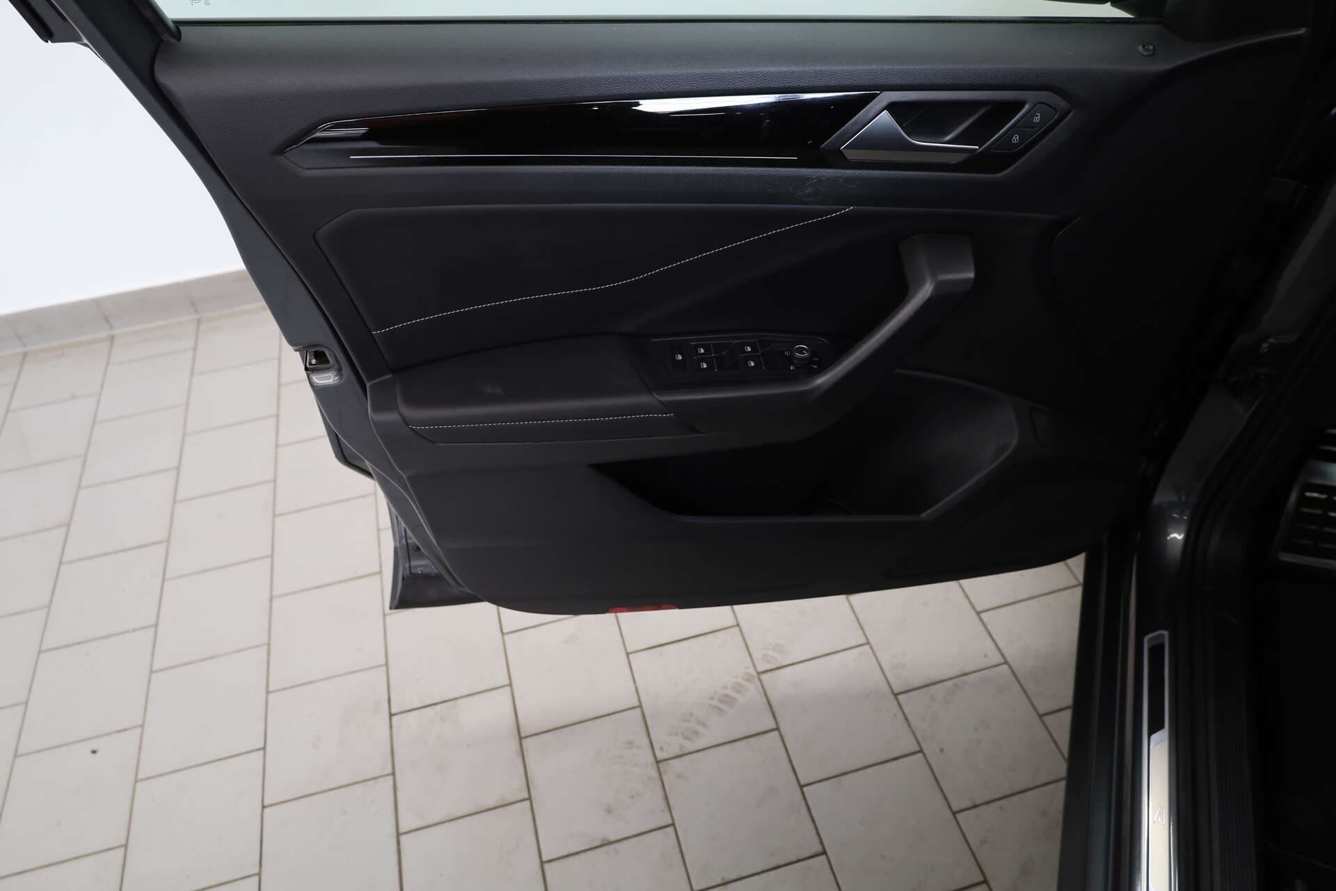 VOLKSWAGEN T-Roc, photo 13 sur 16