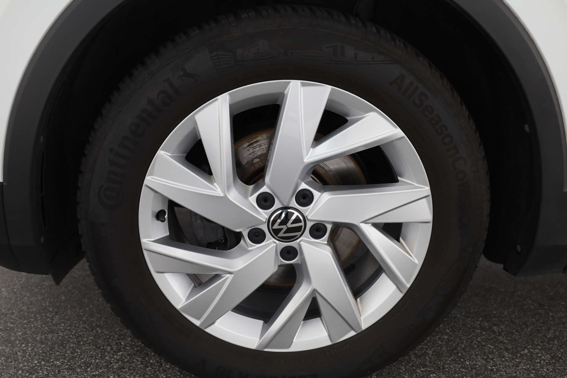 VOLKSWAGEN Tiguan, photo 8 sur 17