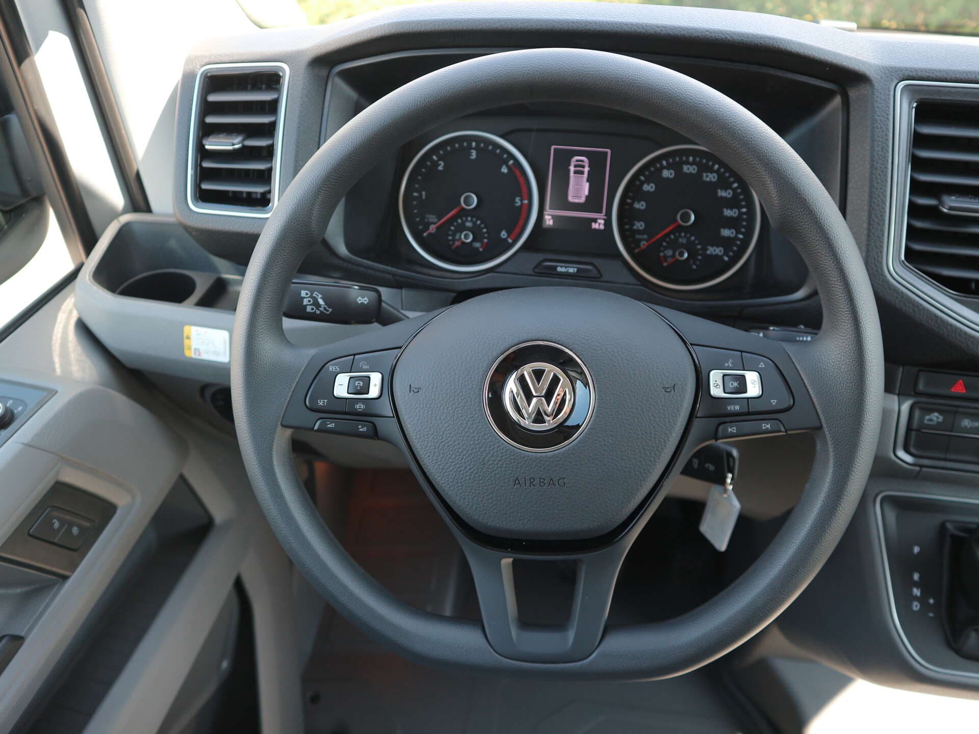 VOLKSWAGEN NUTZFAHRZEUGE Grand California, photo 11 sur 17