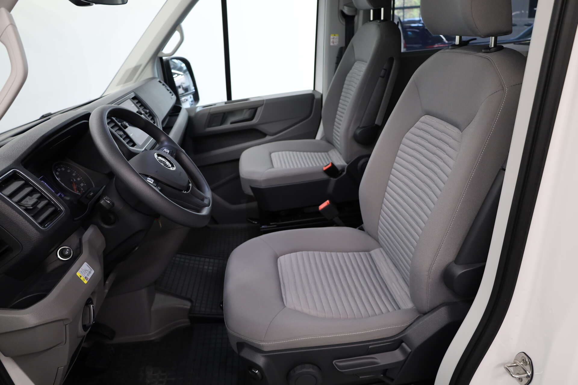 VOLKSWAGEN NUTZFAHRZEUGE Grand California, photo 8 sur 17