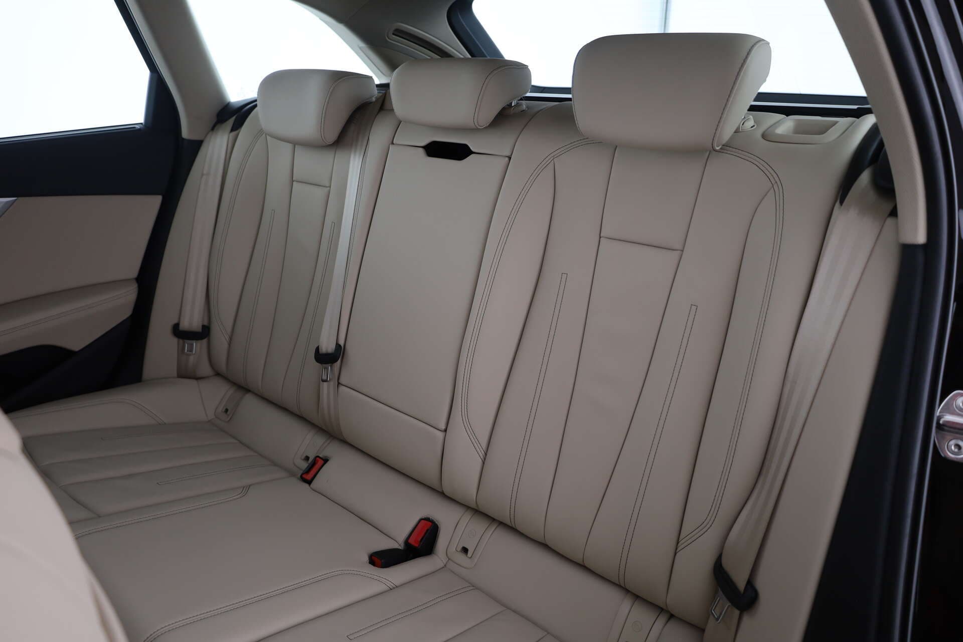 AUDI A4 Avant, photo 10 sur 17