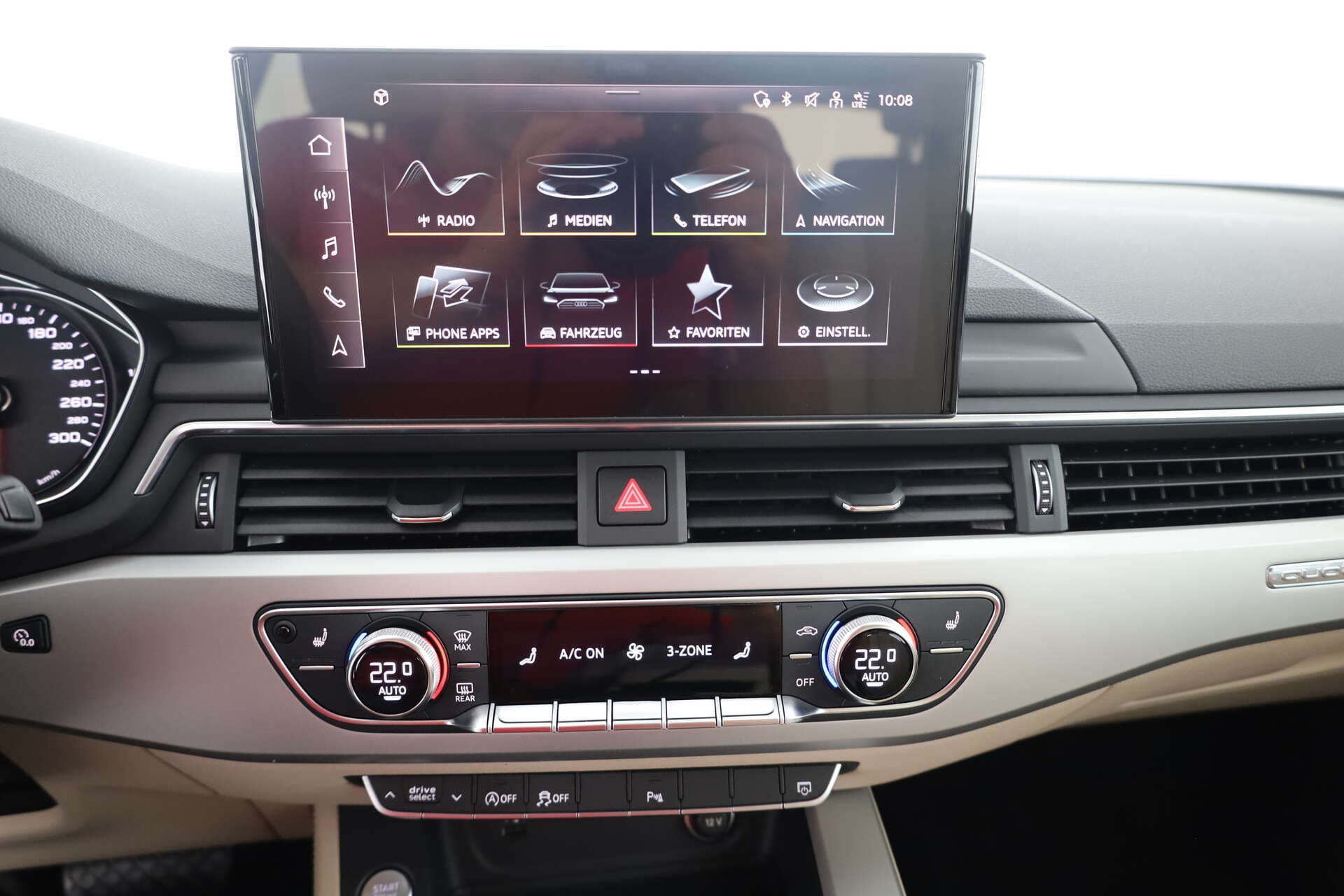 AUDI A4 Avant, photo 15 sur 17