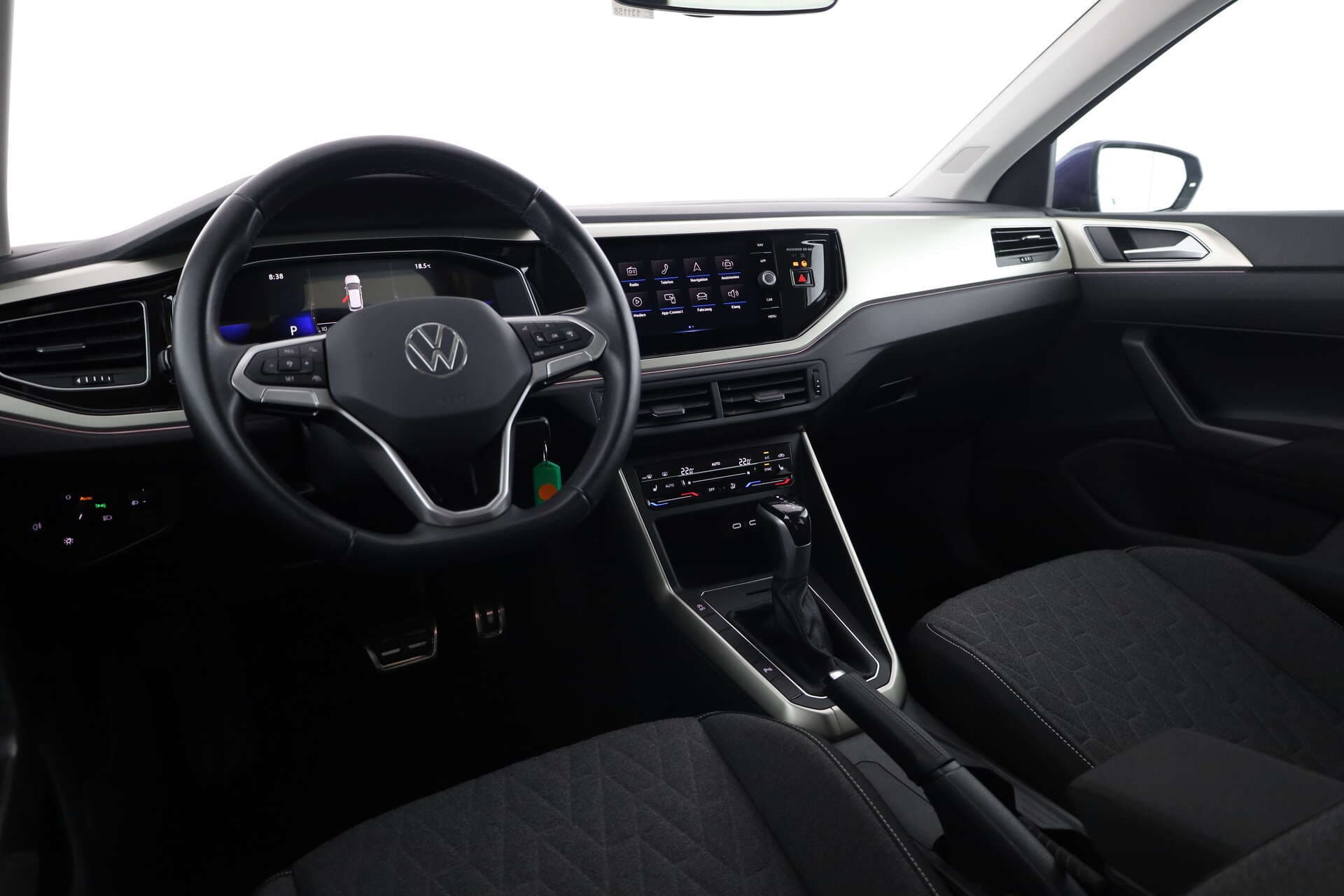 VOLKSWAGEN Polo, photo 8 sur 17