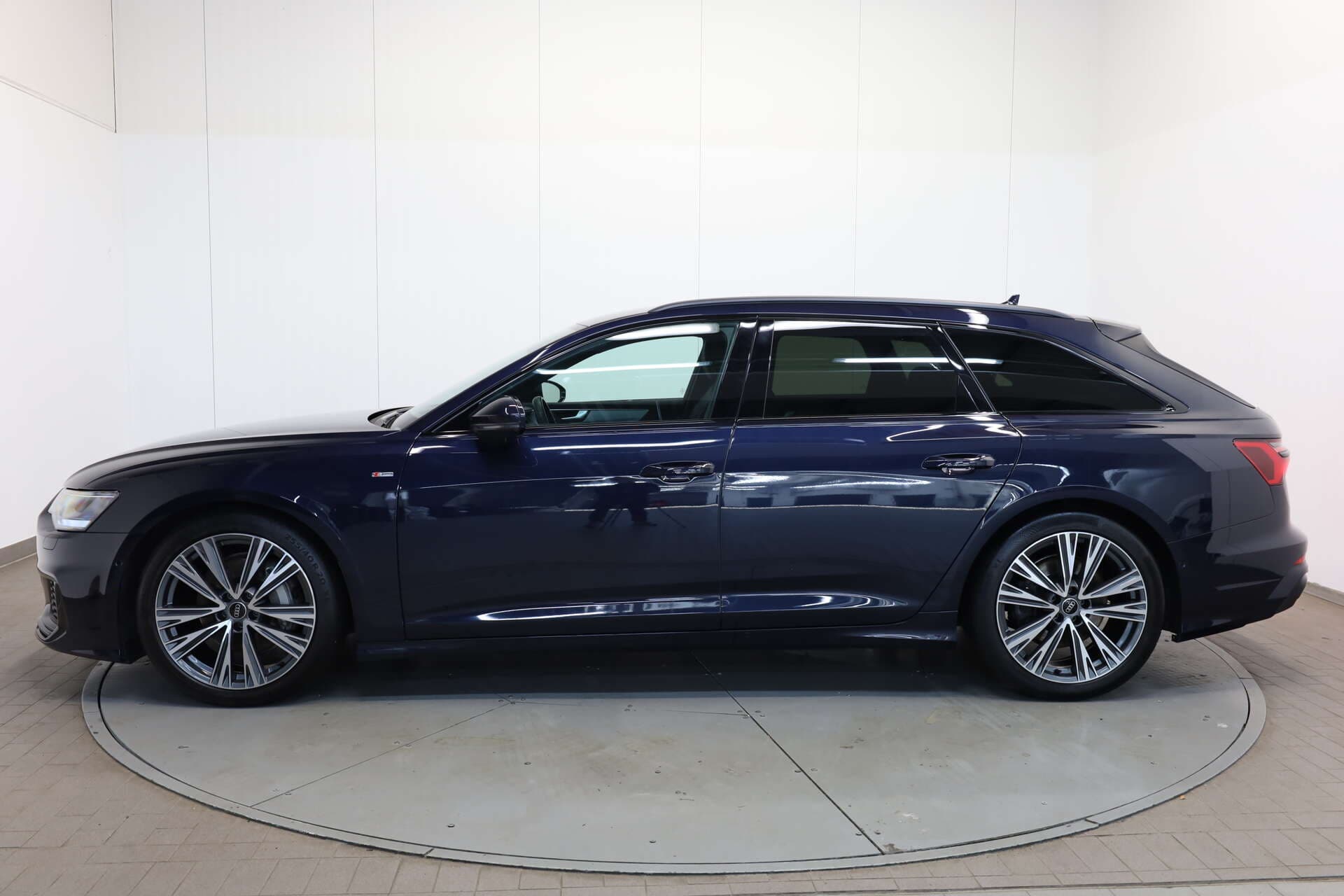 AUDI A6 Avant, photo 4 sur 17