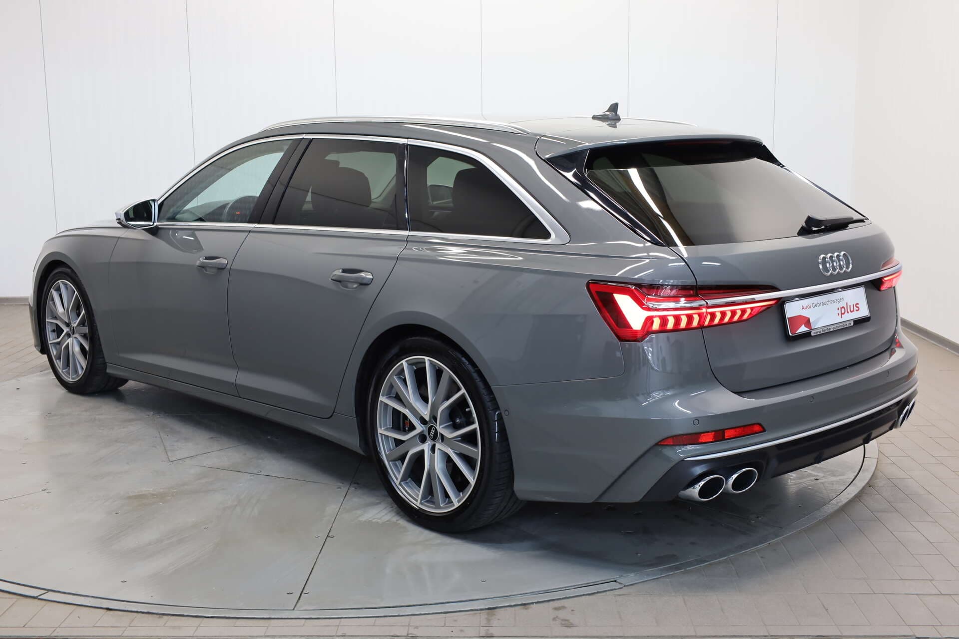 AUDI S6 Avant, photo 3 sur 17