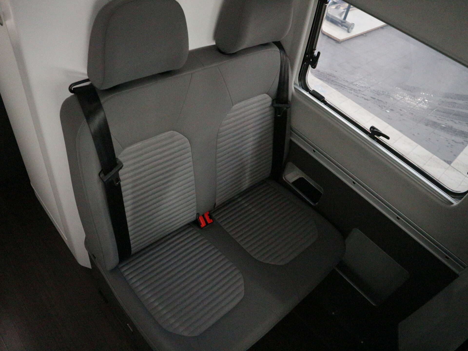 VOLKSWAGEN NUTZFAHRZEUGE Grand California, photo 12 sur 17