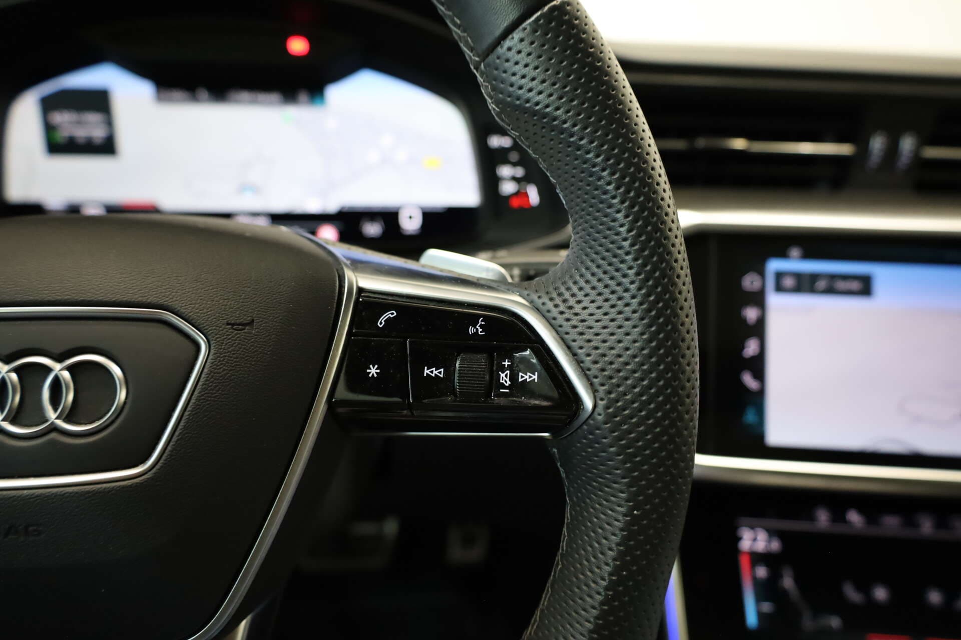 AUDI S6 Avant, photo 14 sur 17