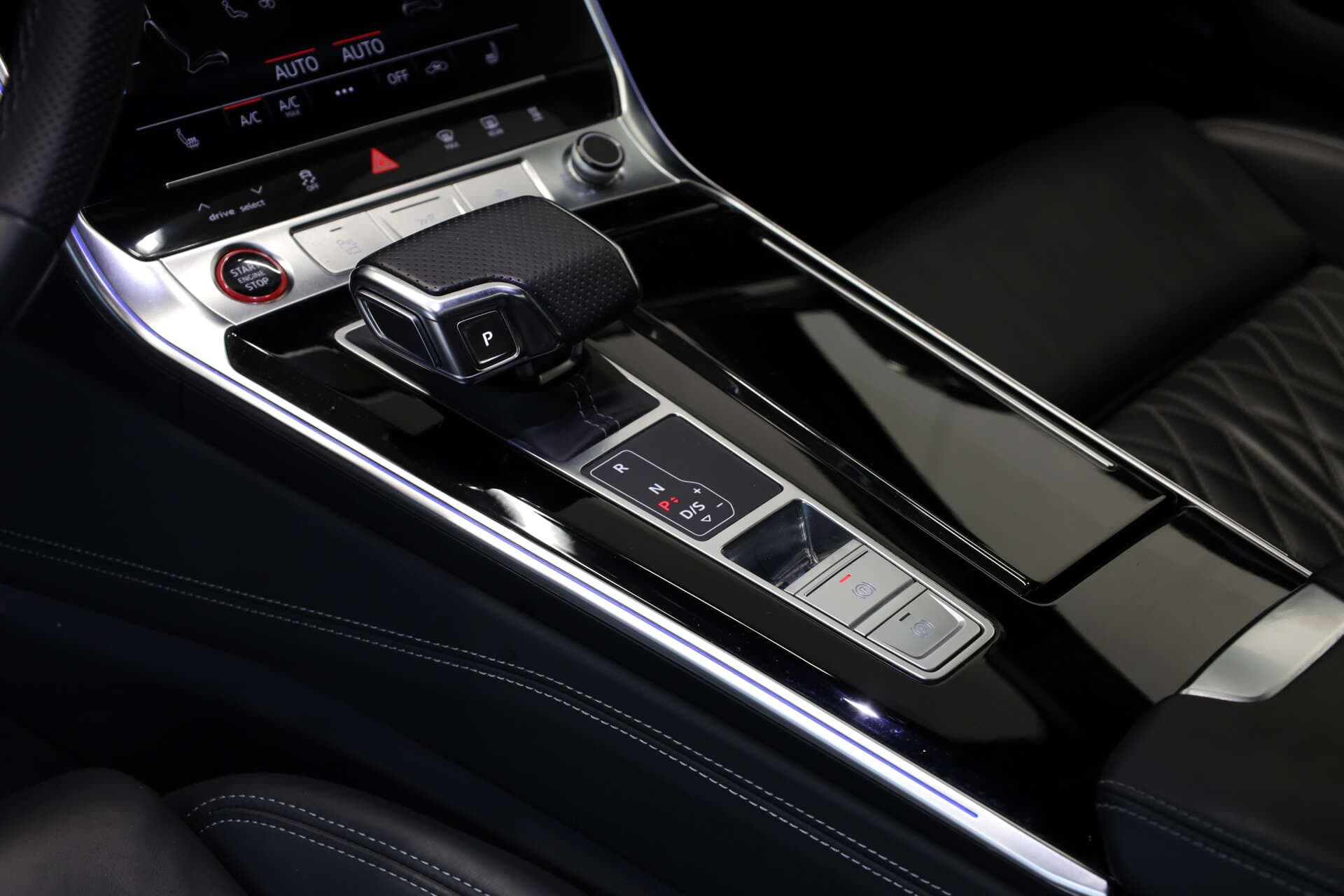 AUDI S6 Avant, photo 16 sur 17