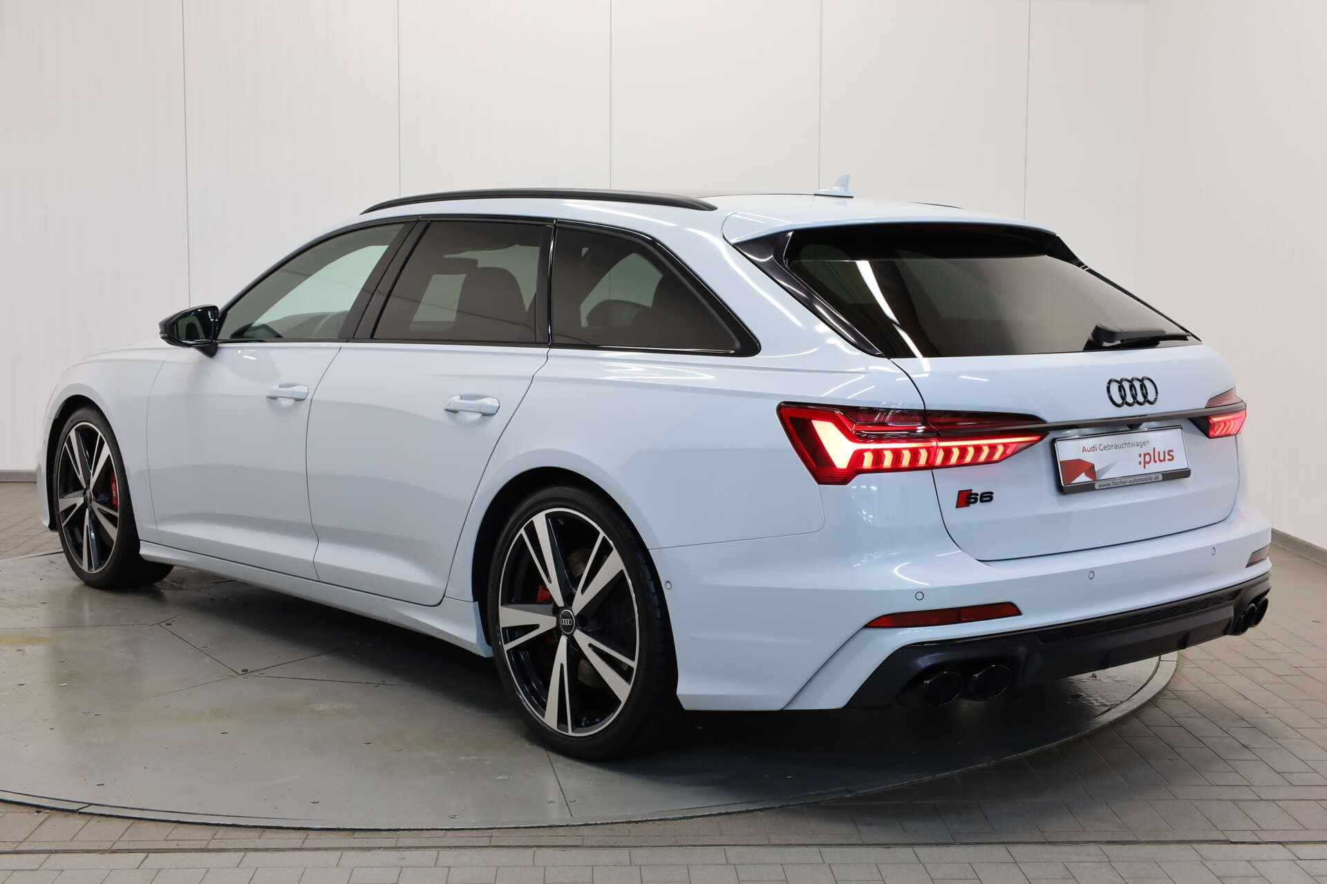 AUDI S6 Avant, photo 2 sur 17