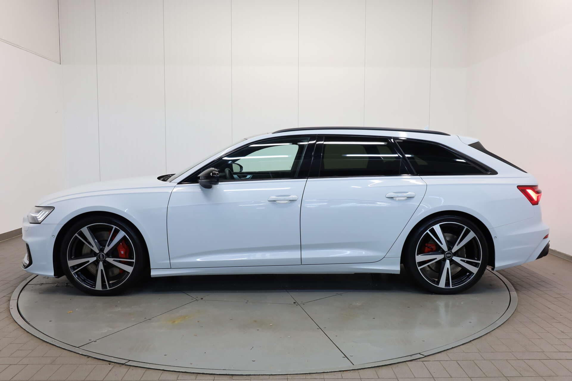 AUDI S6 Avant, photo 3 sur 17