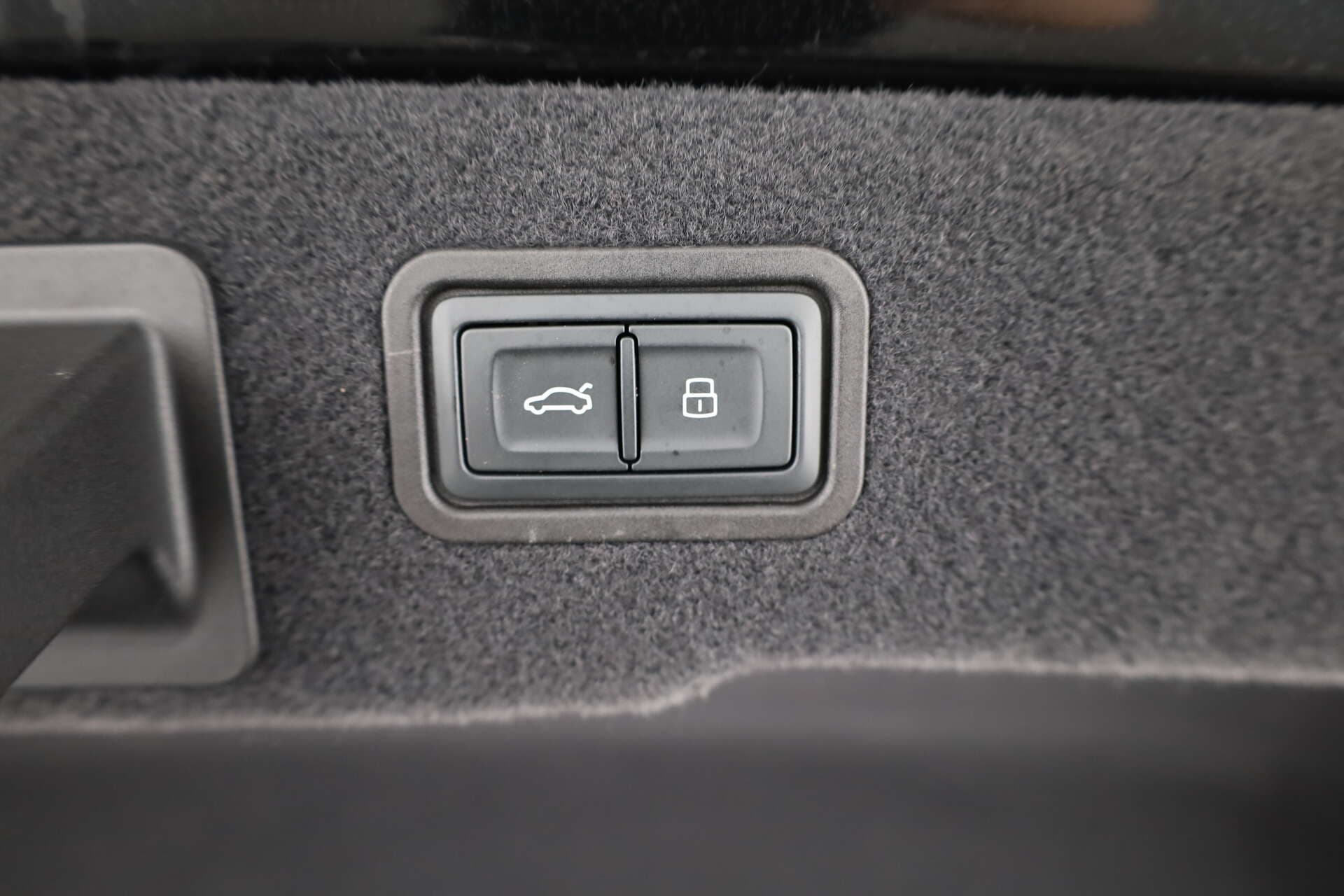 AUDI A8, photo 12 sur 17