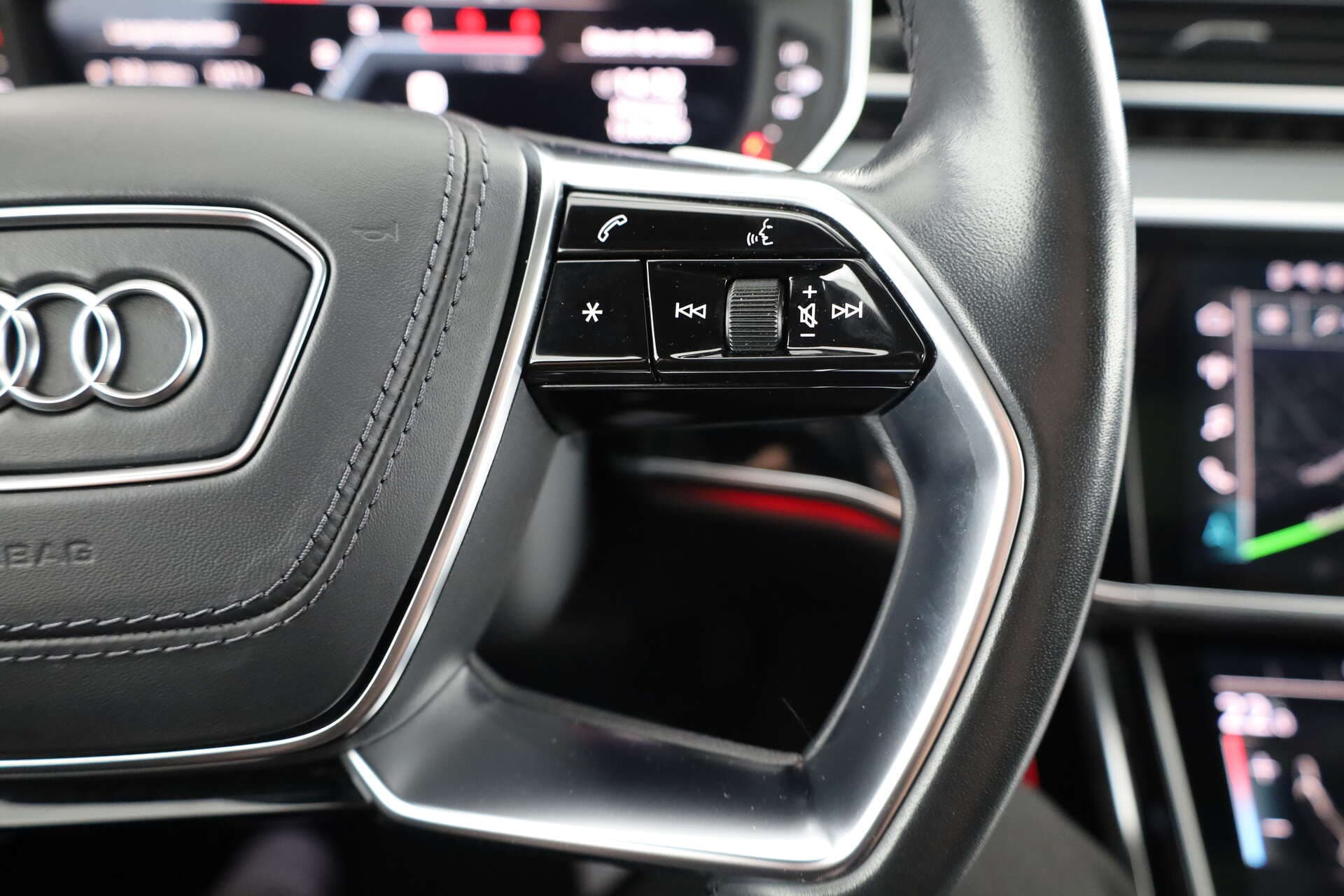 AUDI A8, photo 15 sur 17