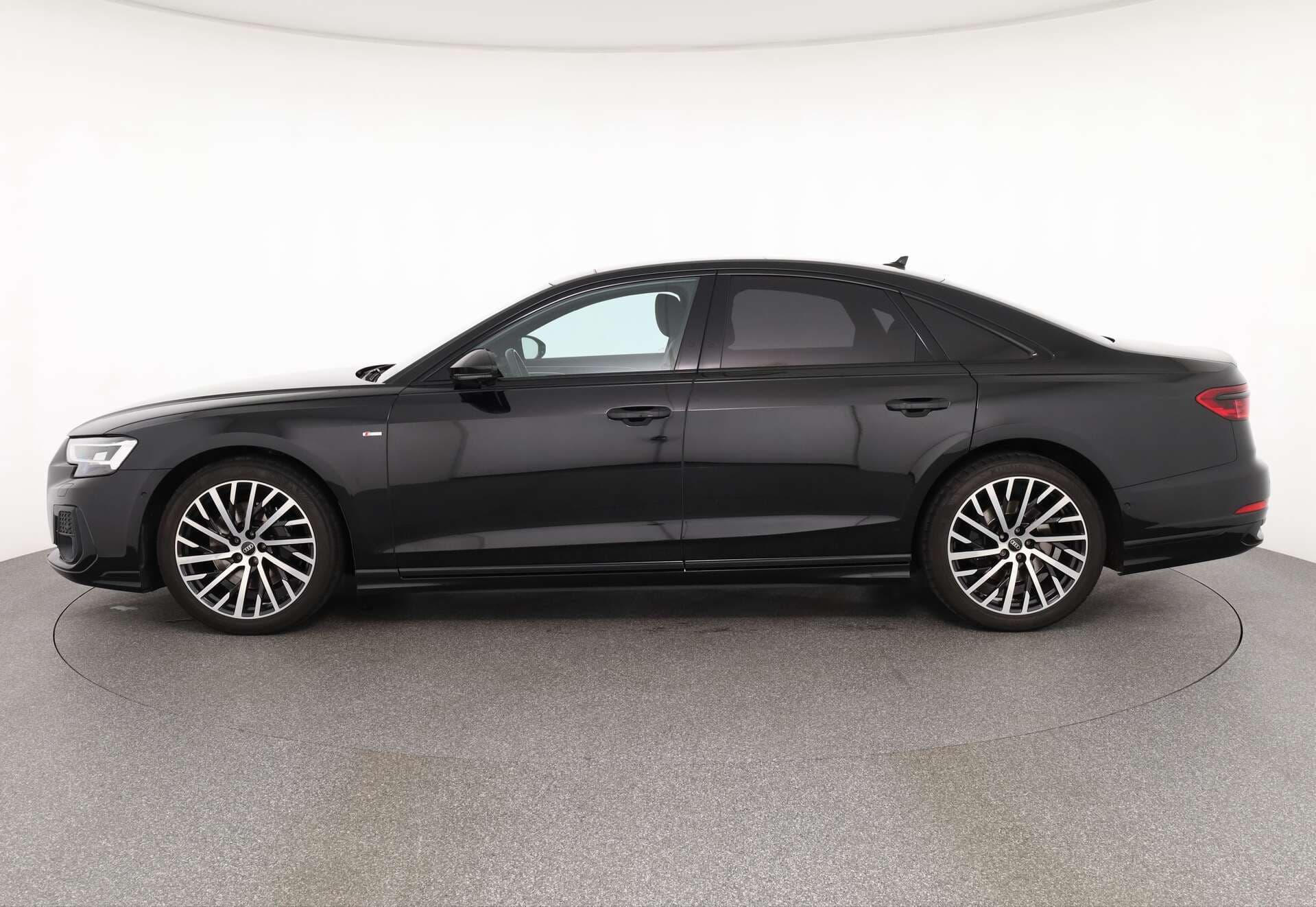 AUDI A8, photo 4 sur 17