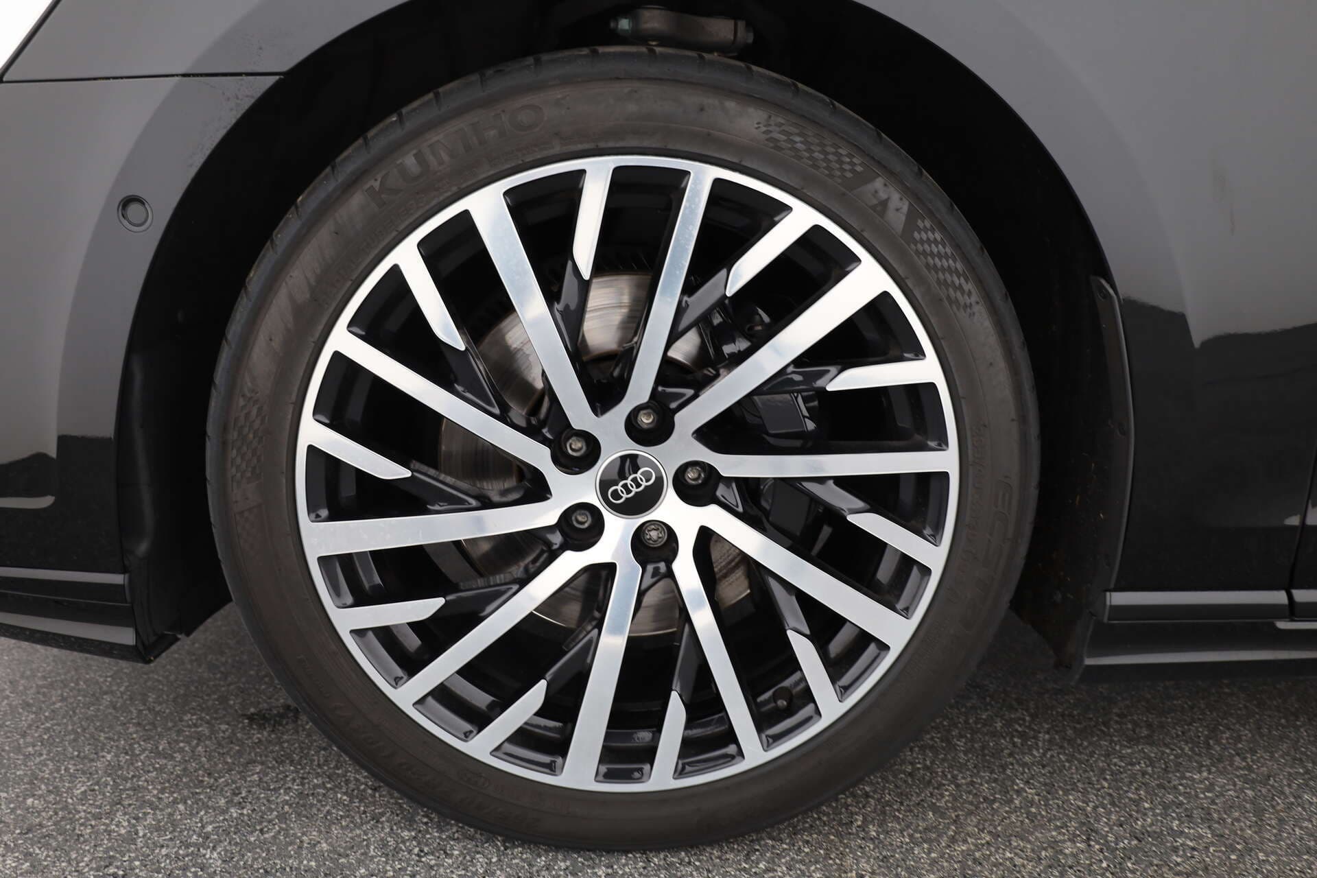 AUDI A8, photo 7 sur 17