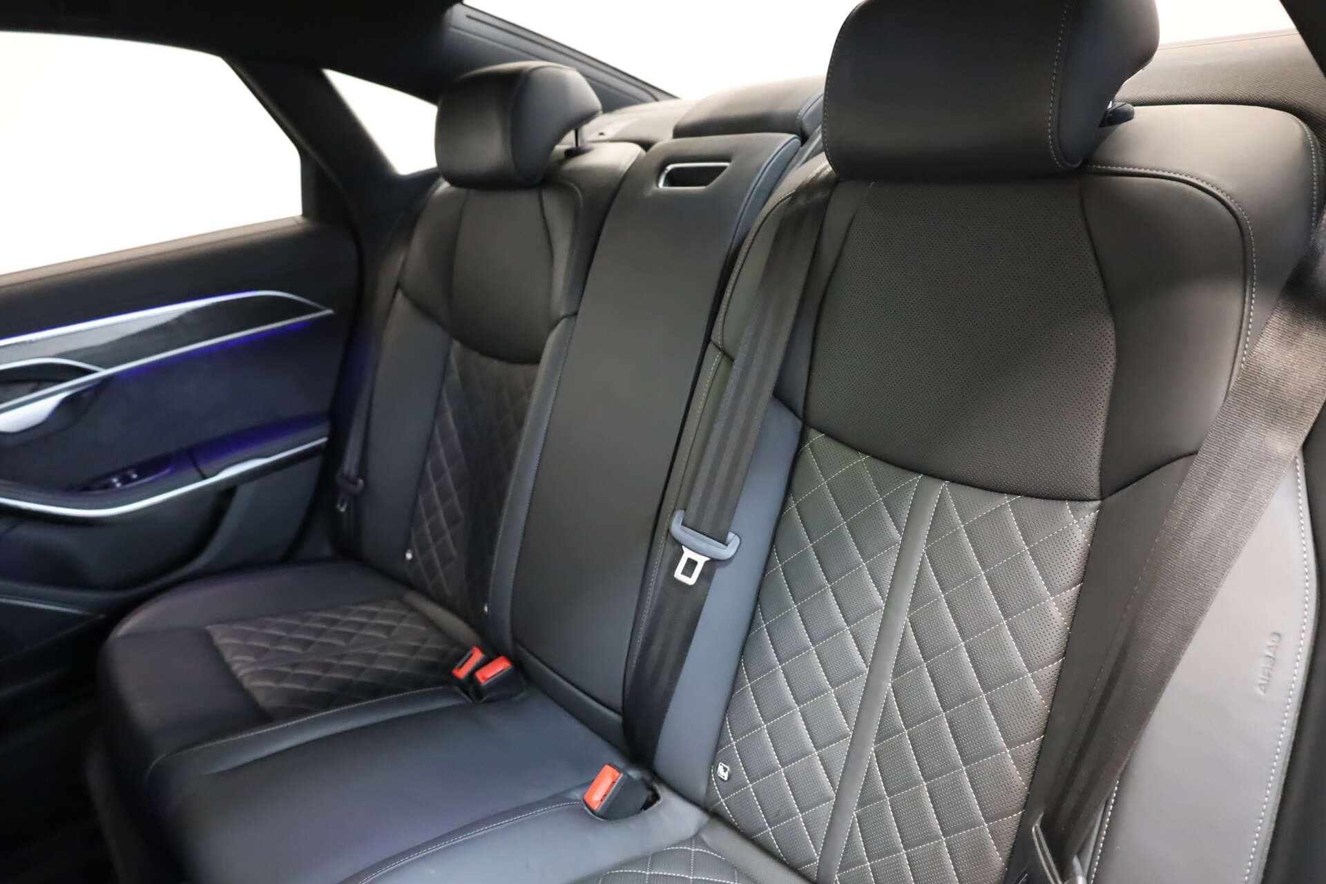 AUDI A8, photo 10 sur 17