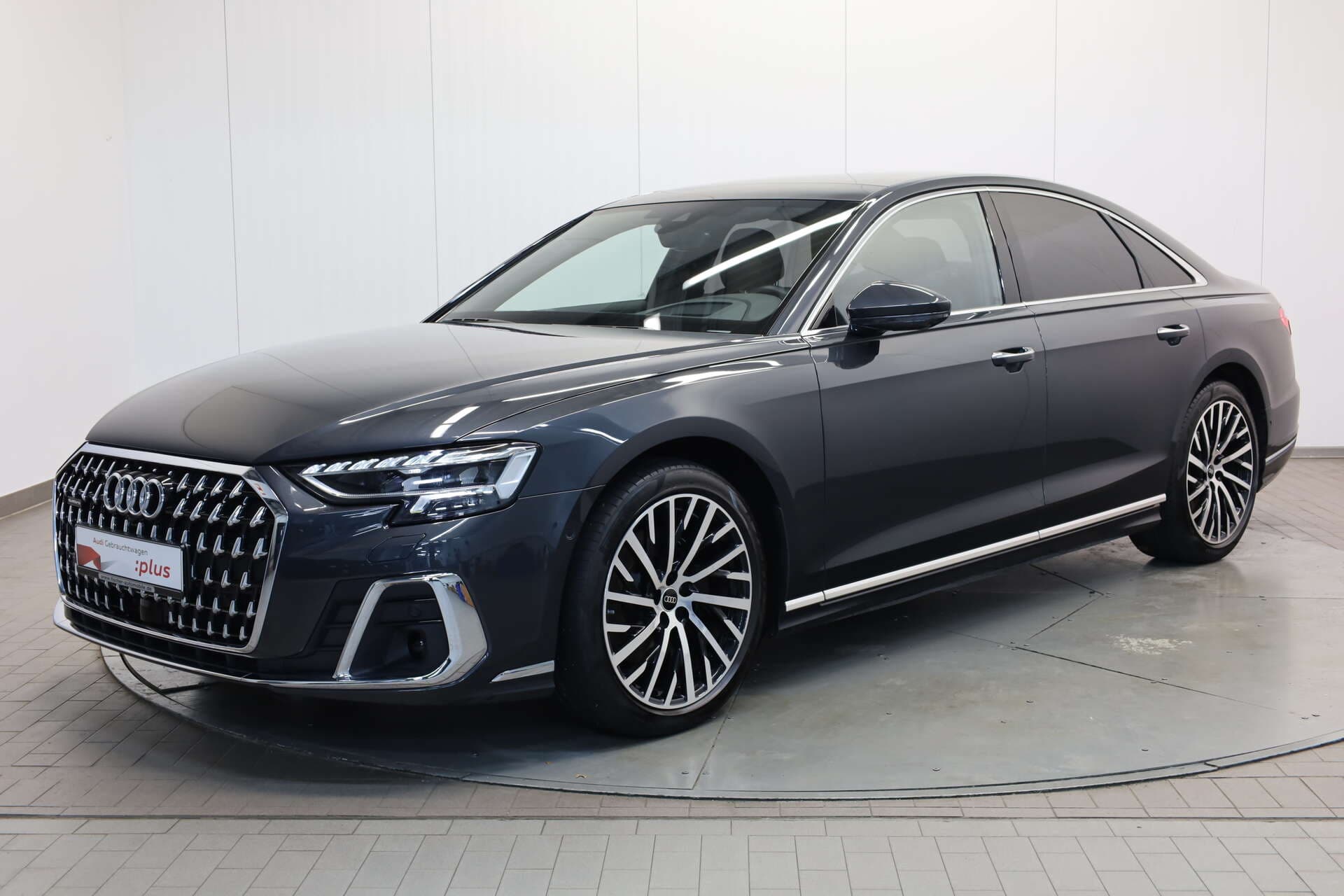 AUDI A8, photo 1 sur 17