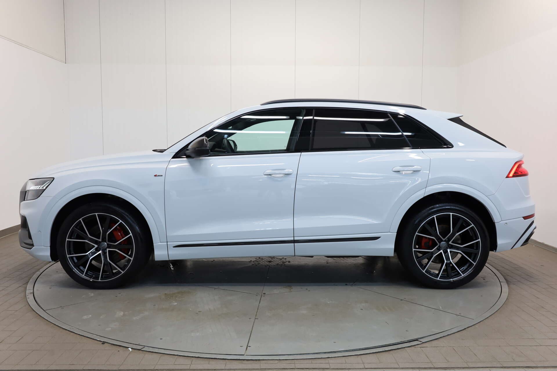 AUDI Q8, photo 4 sur 17