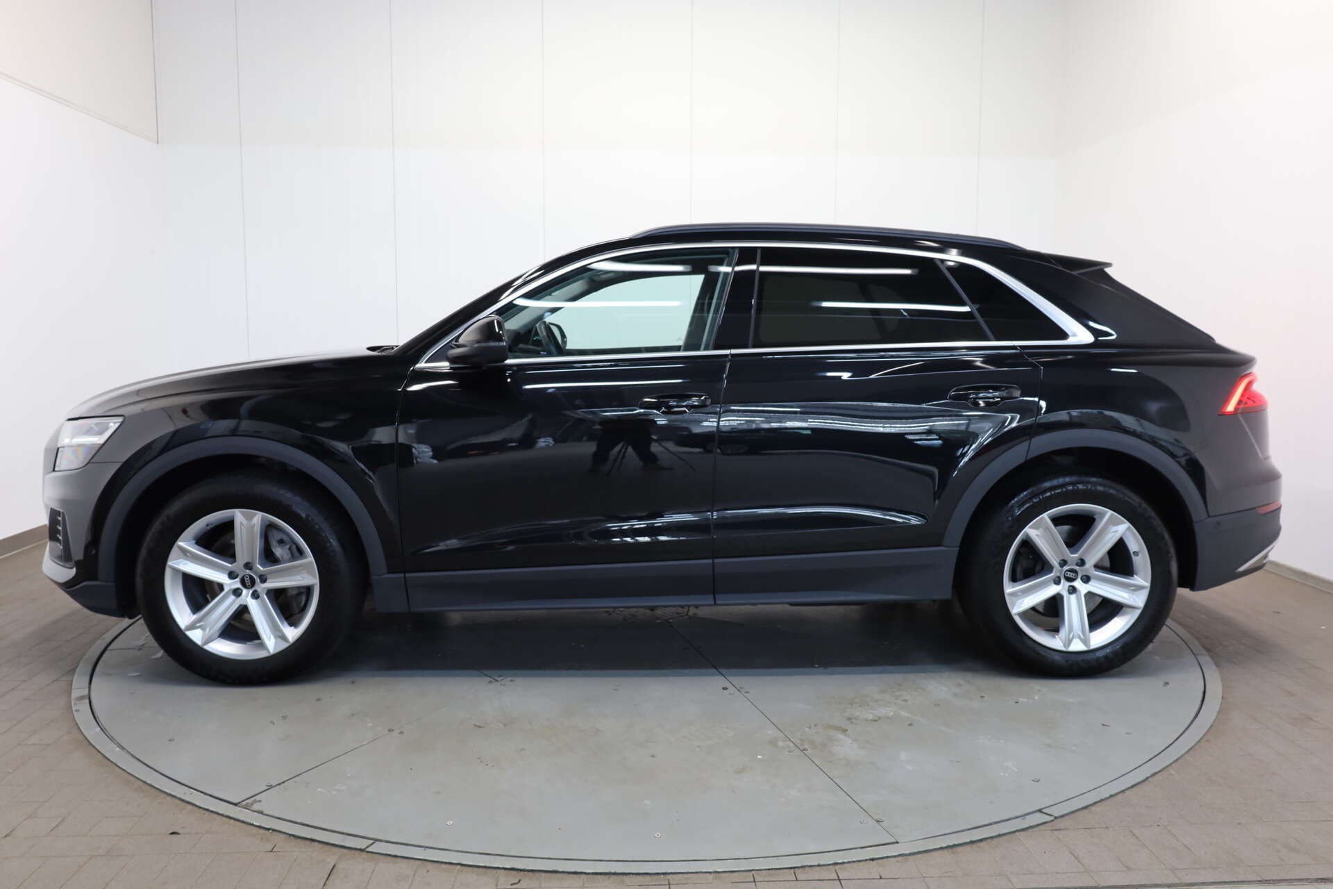 AUDI Q8, photo 4 sur 17