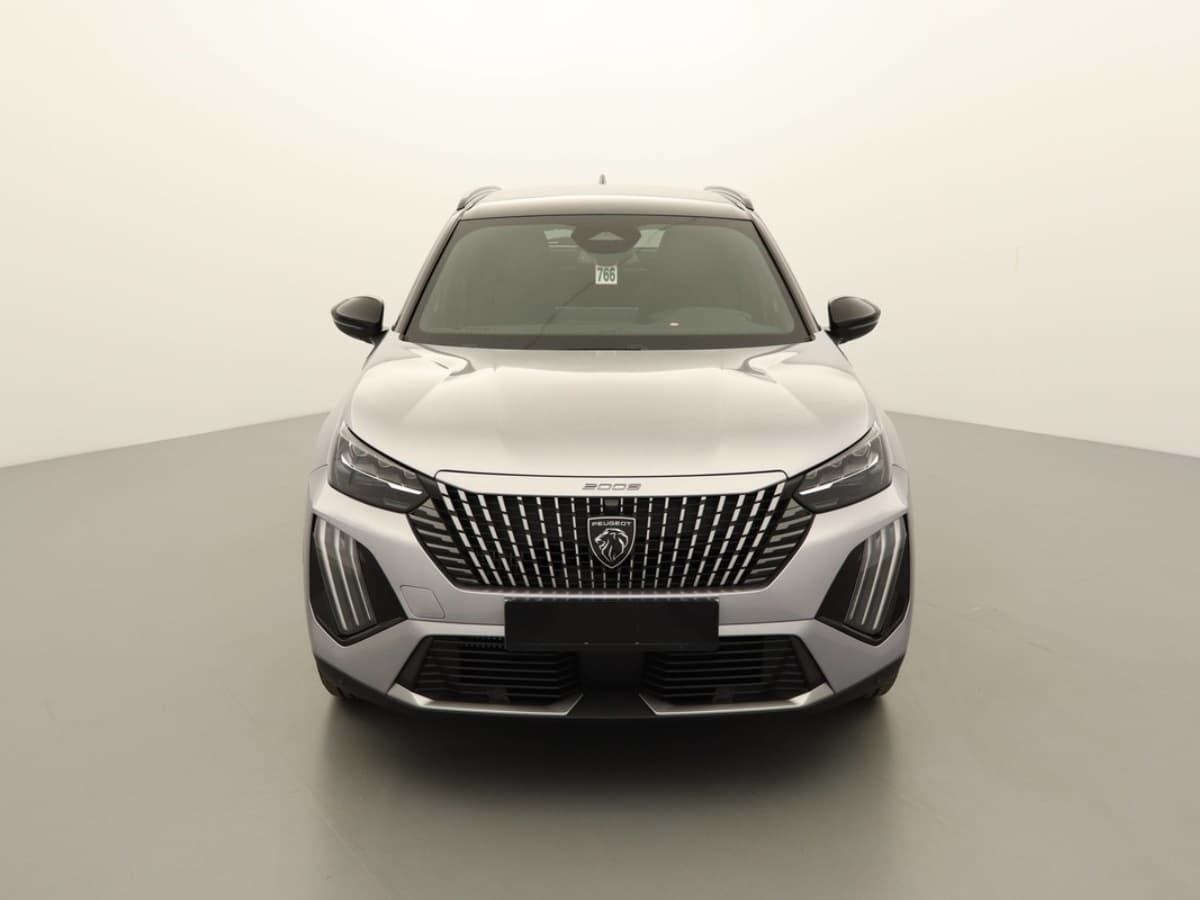 PEUGEOT 2008 HYBRID 145, photo 3 sur 6